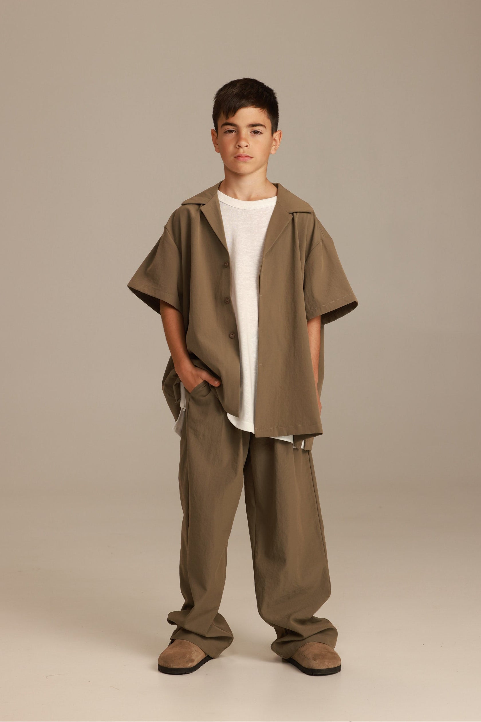 חליפת ג'וזי חאקי