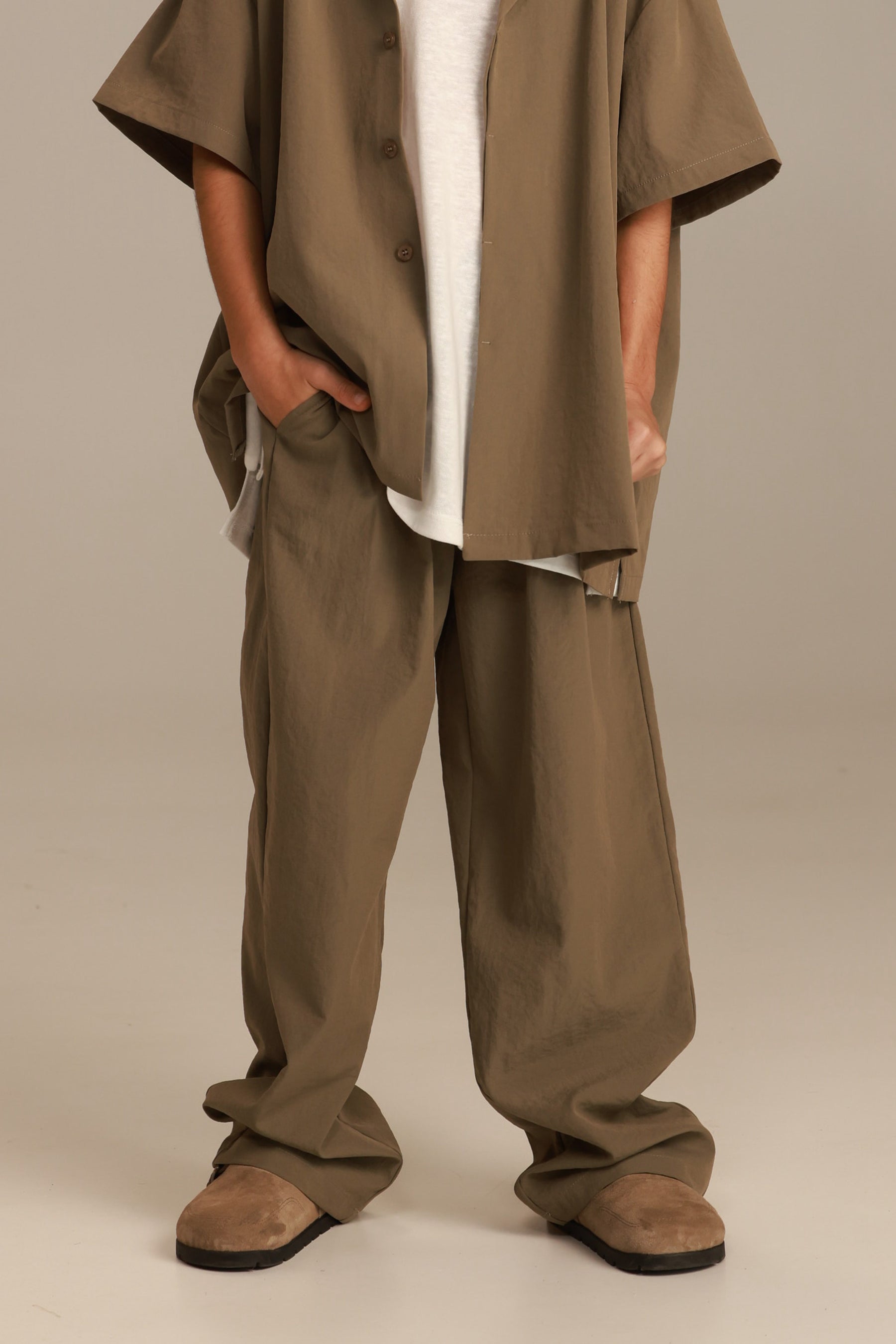 חליפת ג'וזי חאקי