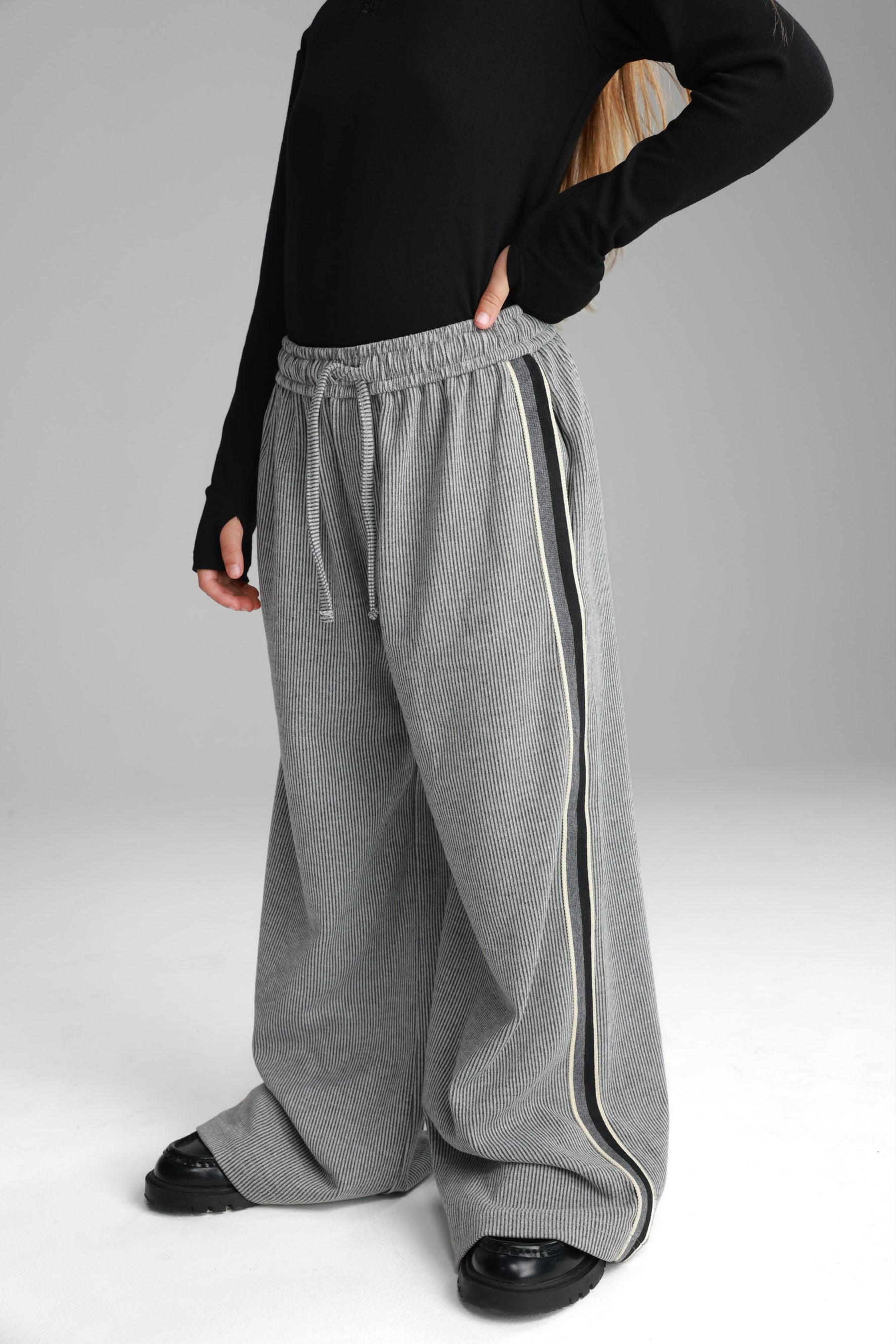 מכנסי טניה אפורים