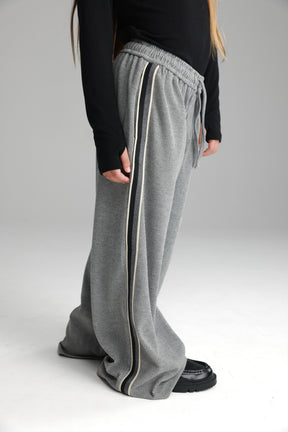 מכנסי טניה אפורים