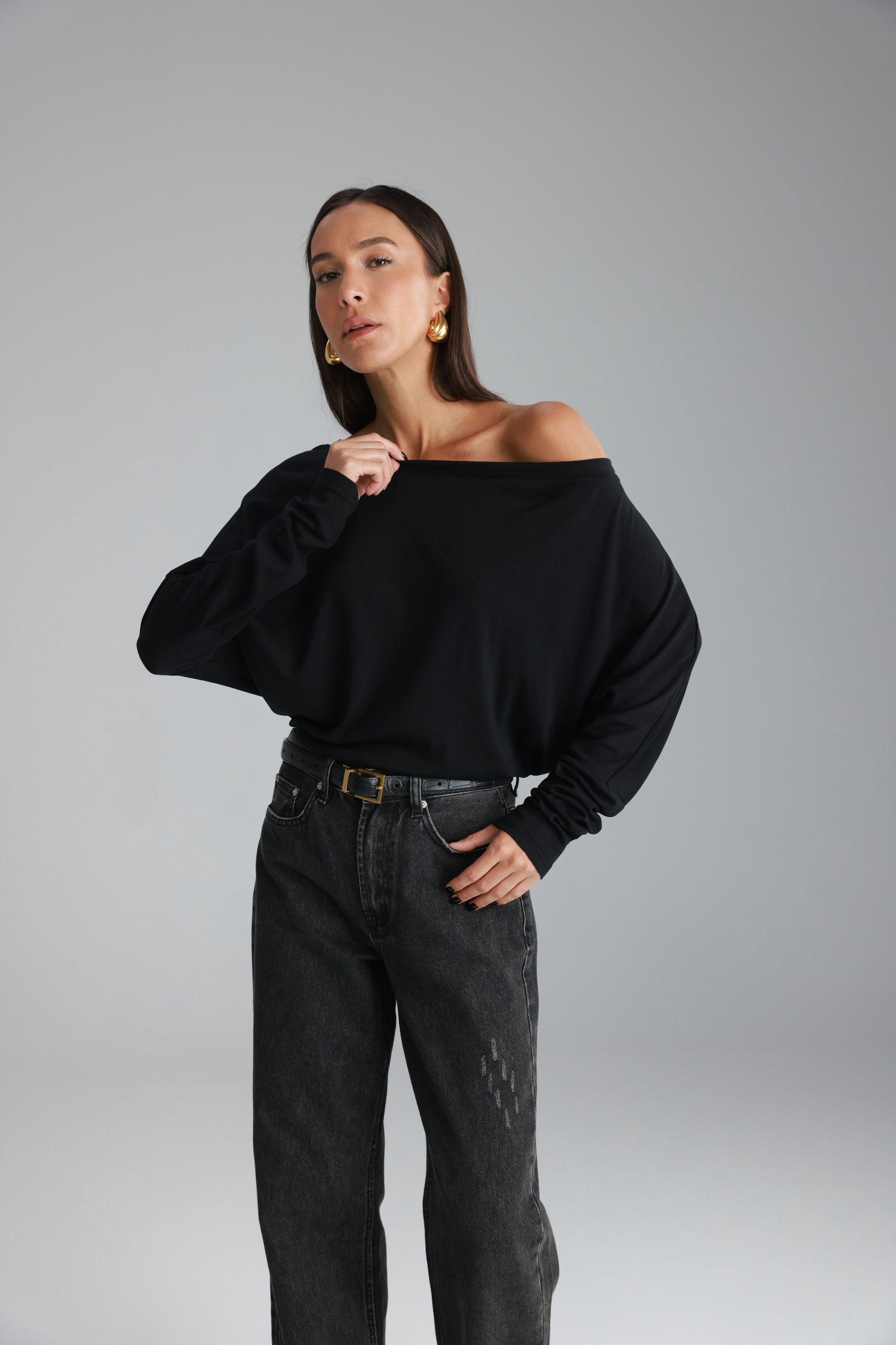 חולצת סלינה שחורה