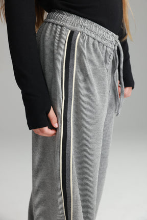 מכנסי טניה אפורים