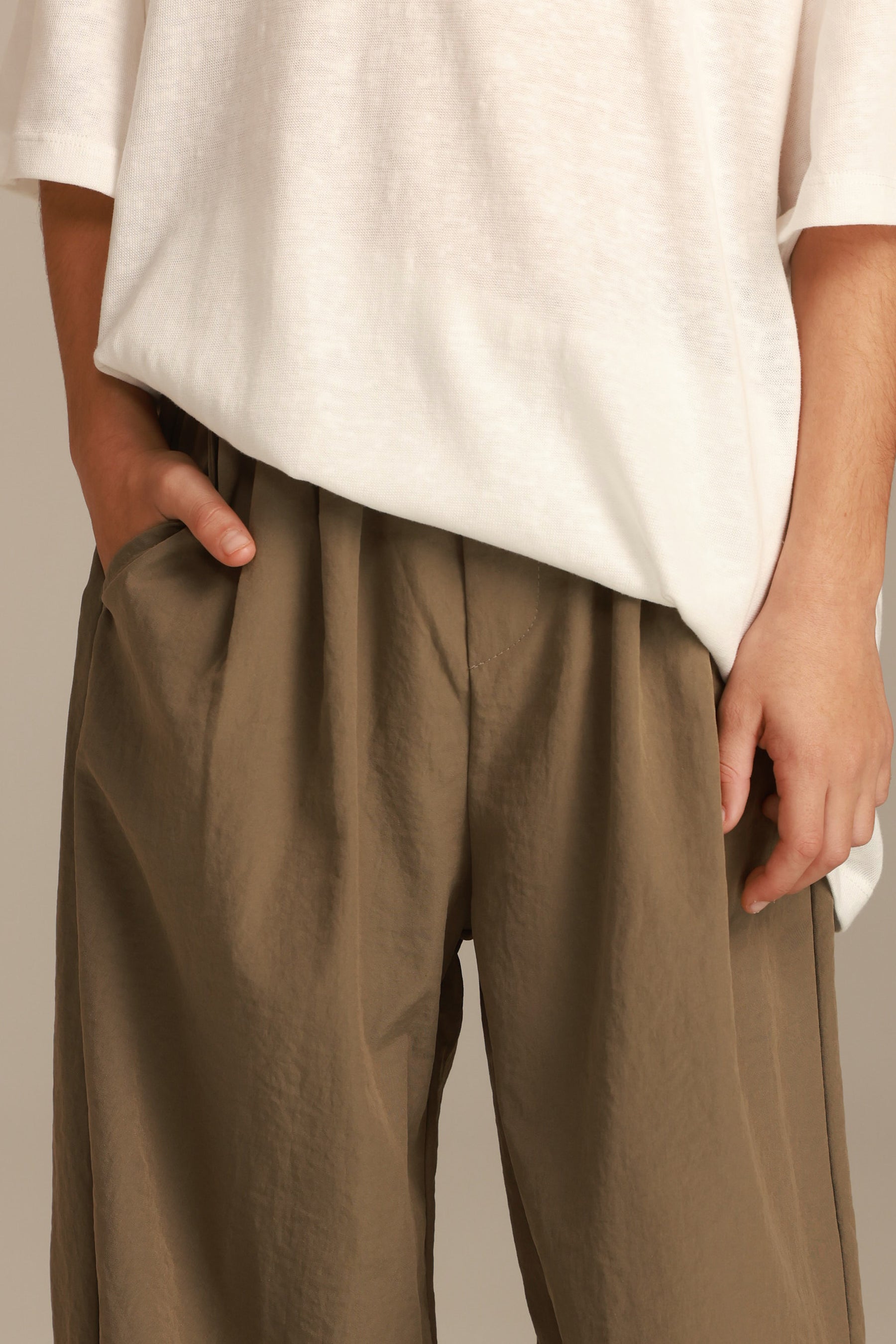 חליפת ג'וזי חאקי