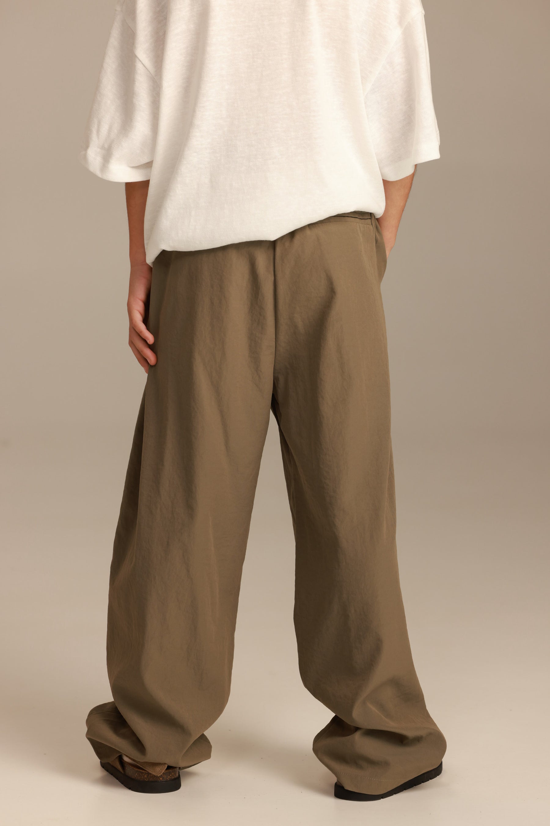 חליפת ג'וזי חאקי