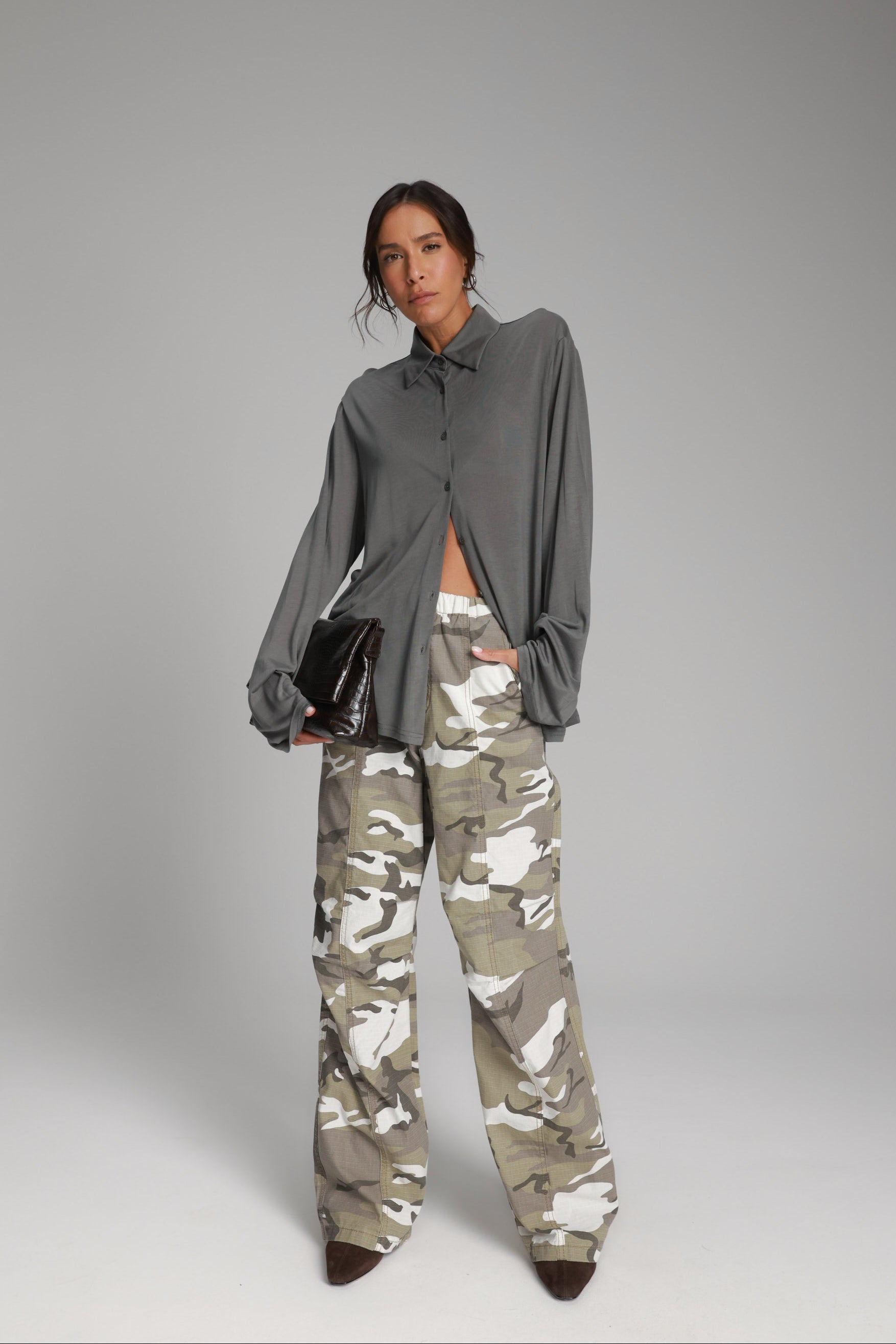 חולצת ליבי מכופתרת אפור כהה