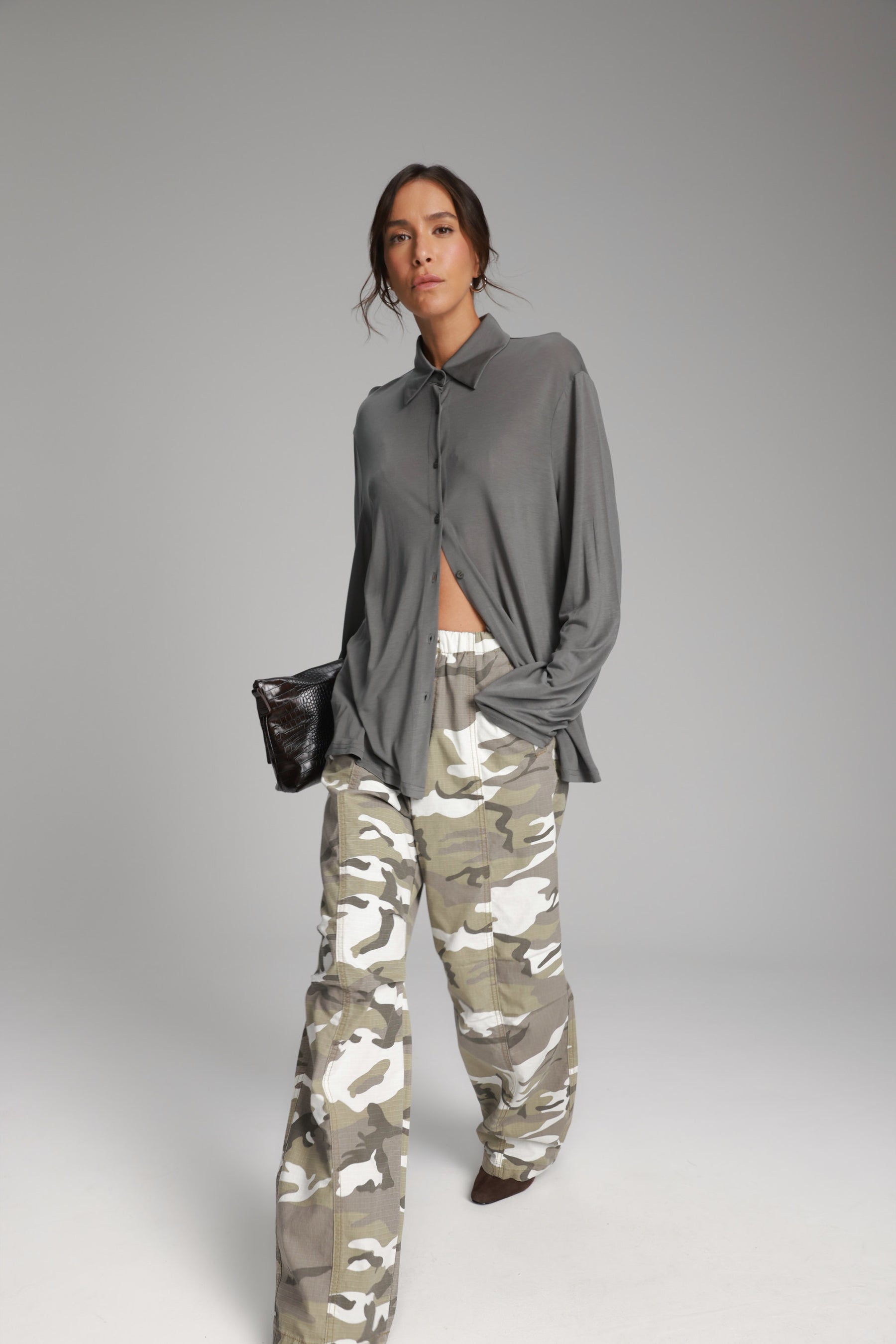 חולצת ליבי מכופתרת אפור כהה