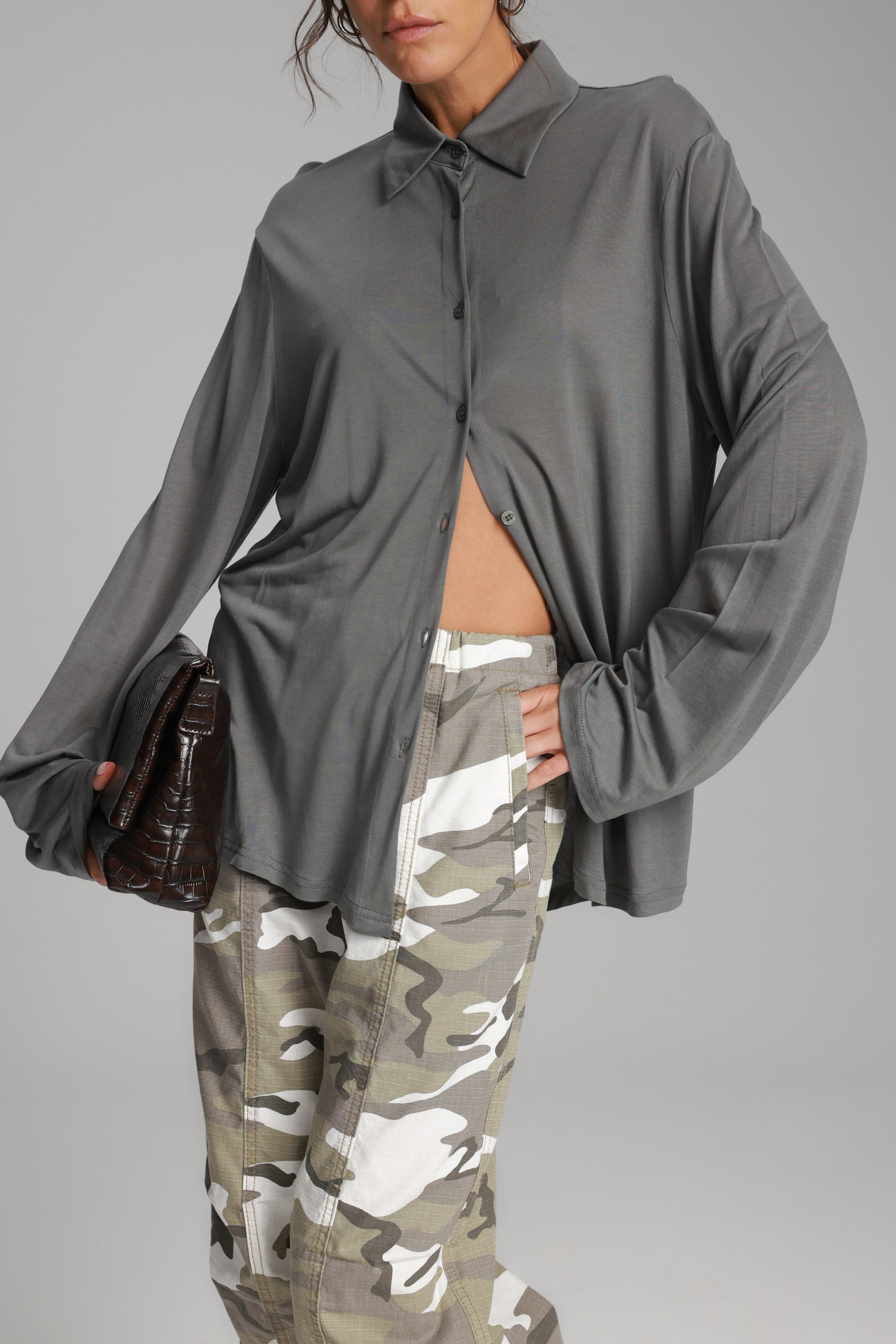 חולצת ליבי מכופתרת אפור כהה