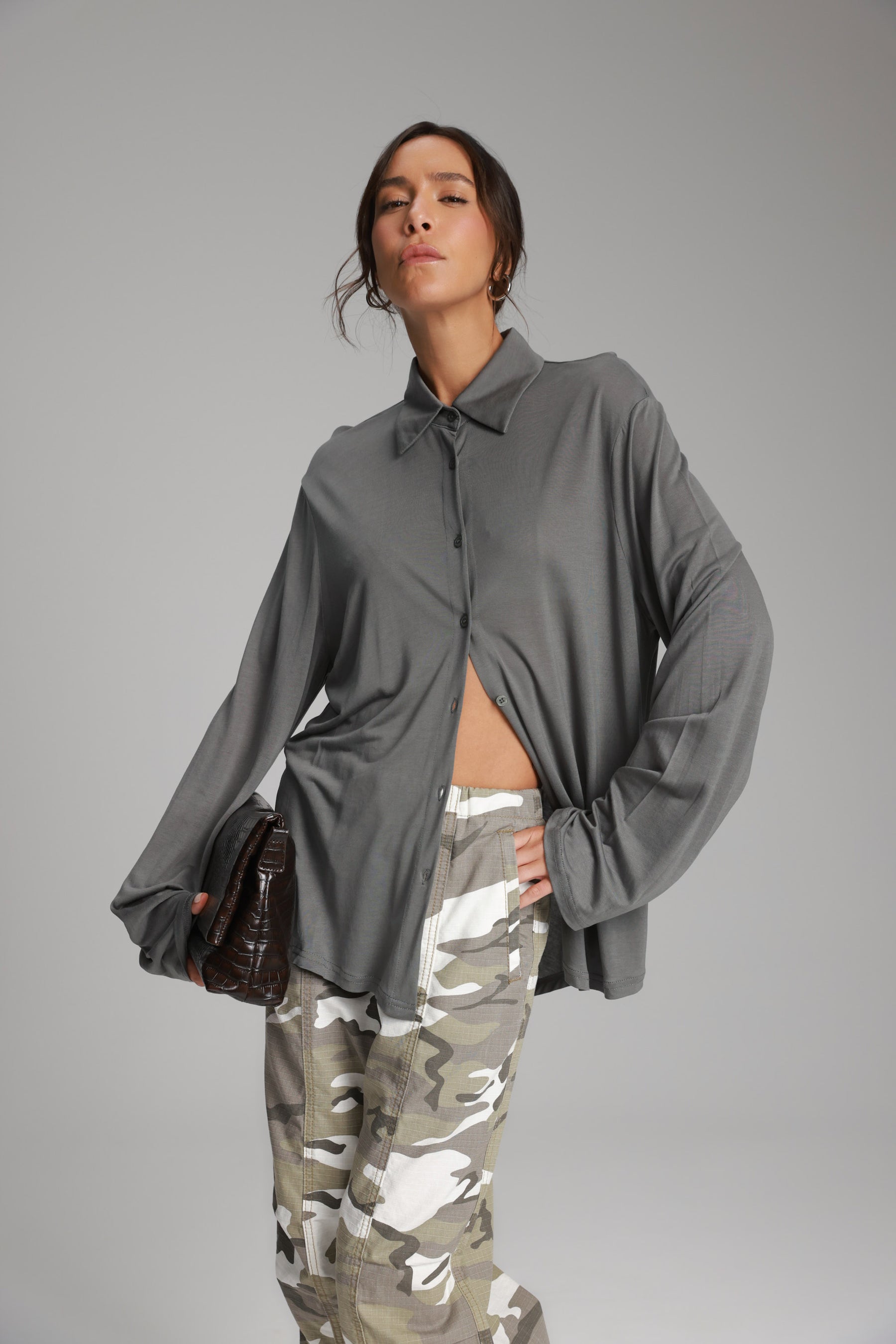 חולצת ליבי מכופתרת אפור כהה