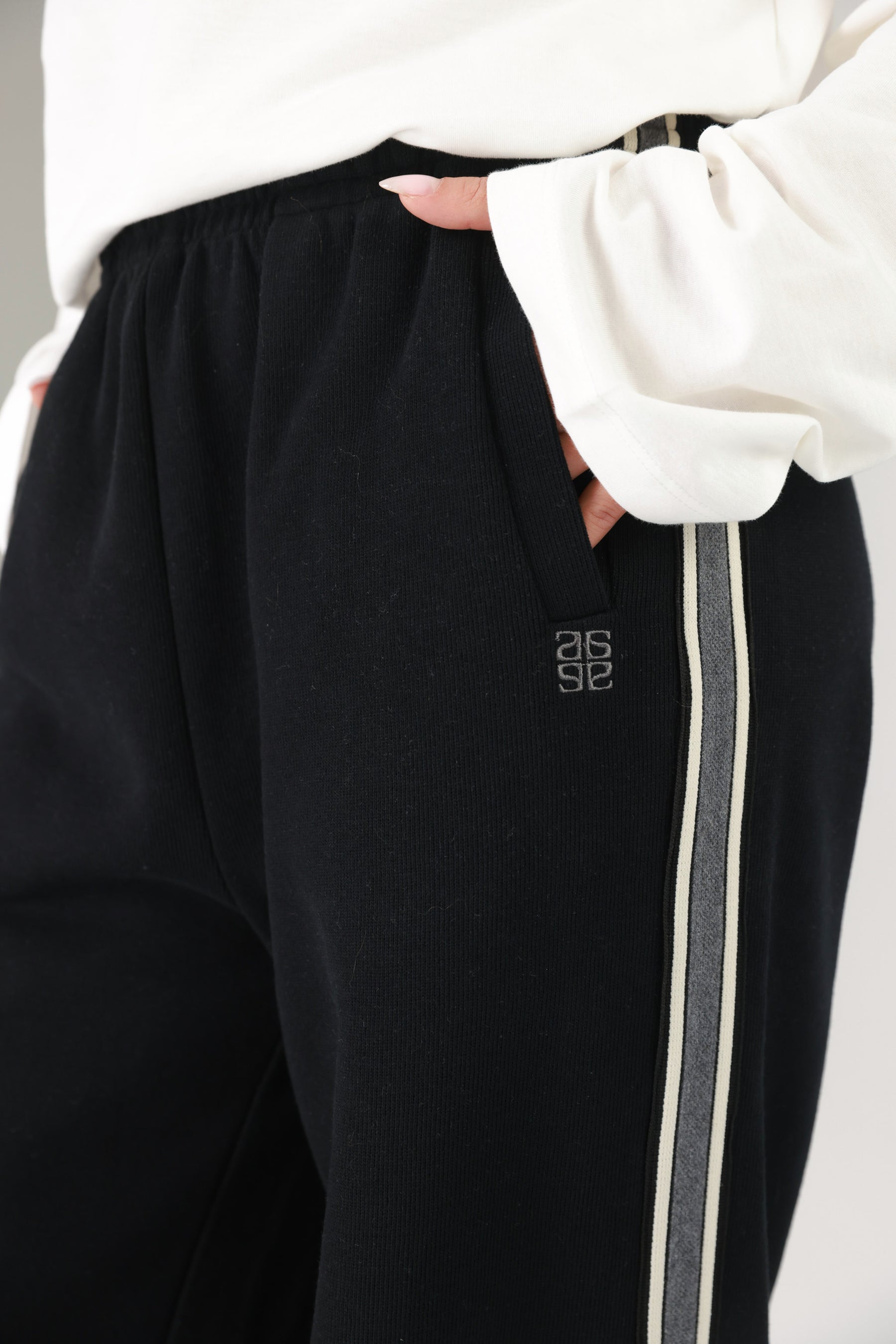 מכנסי ג'ולי שחורים