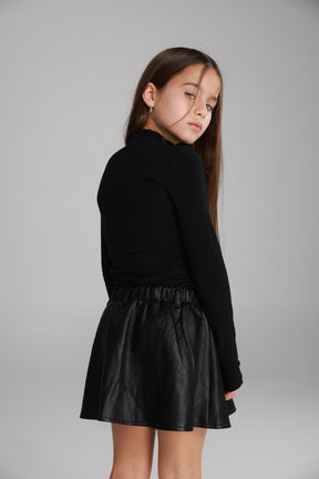 חצאית מייליס דמוי עור שחורה