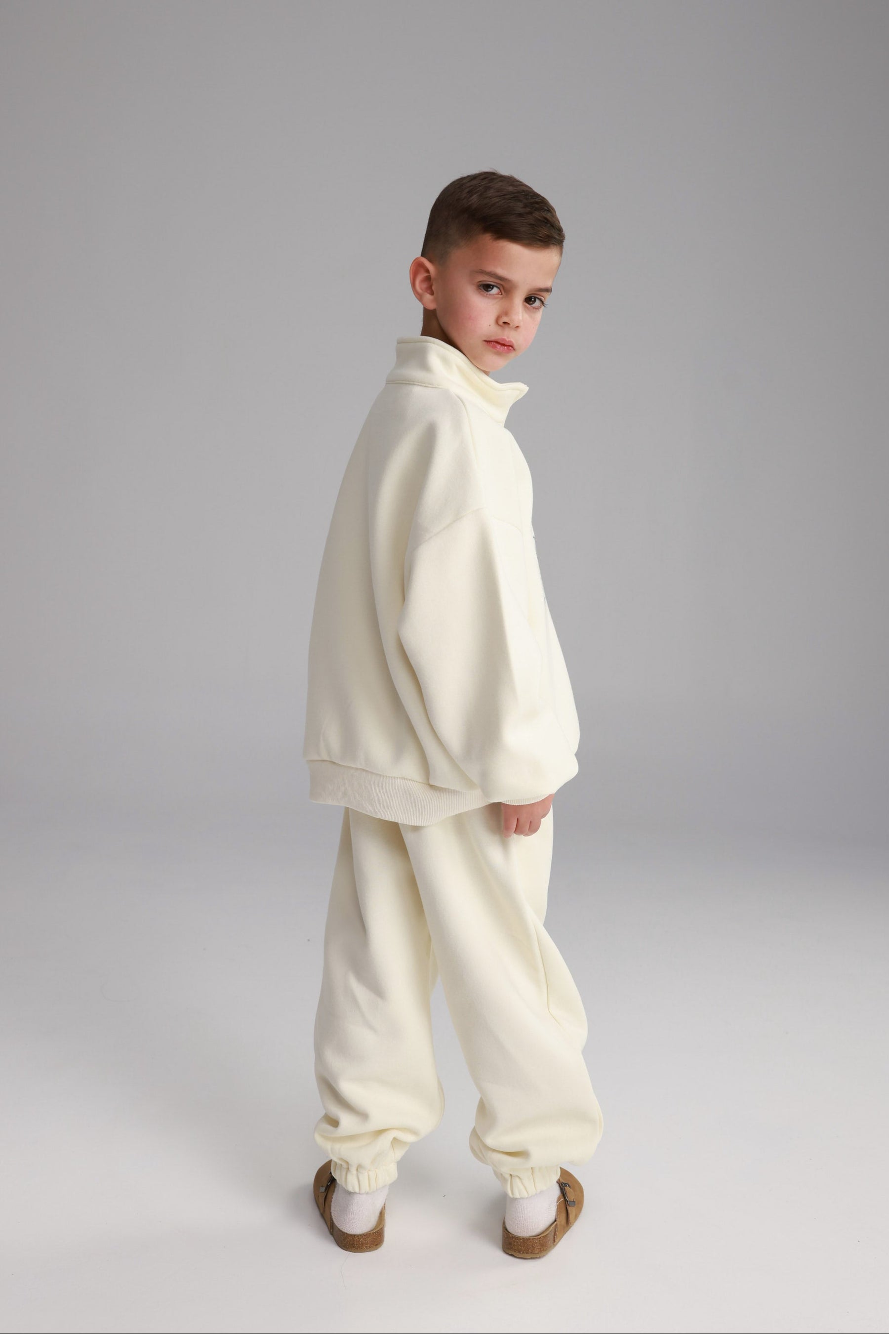 חליפת צ'ייס שמנת