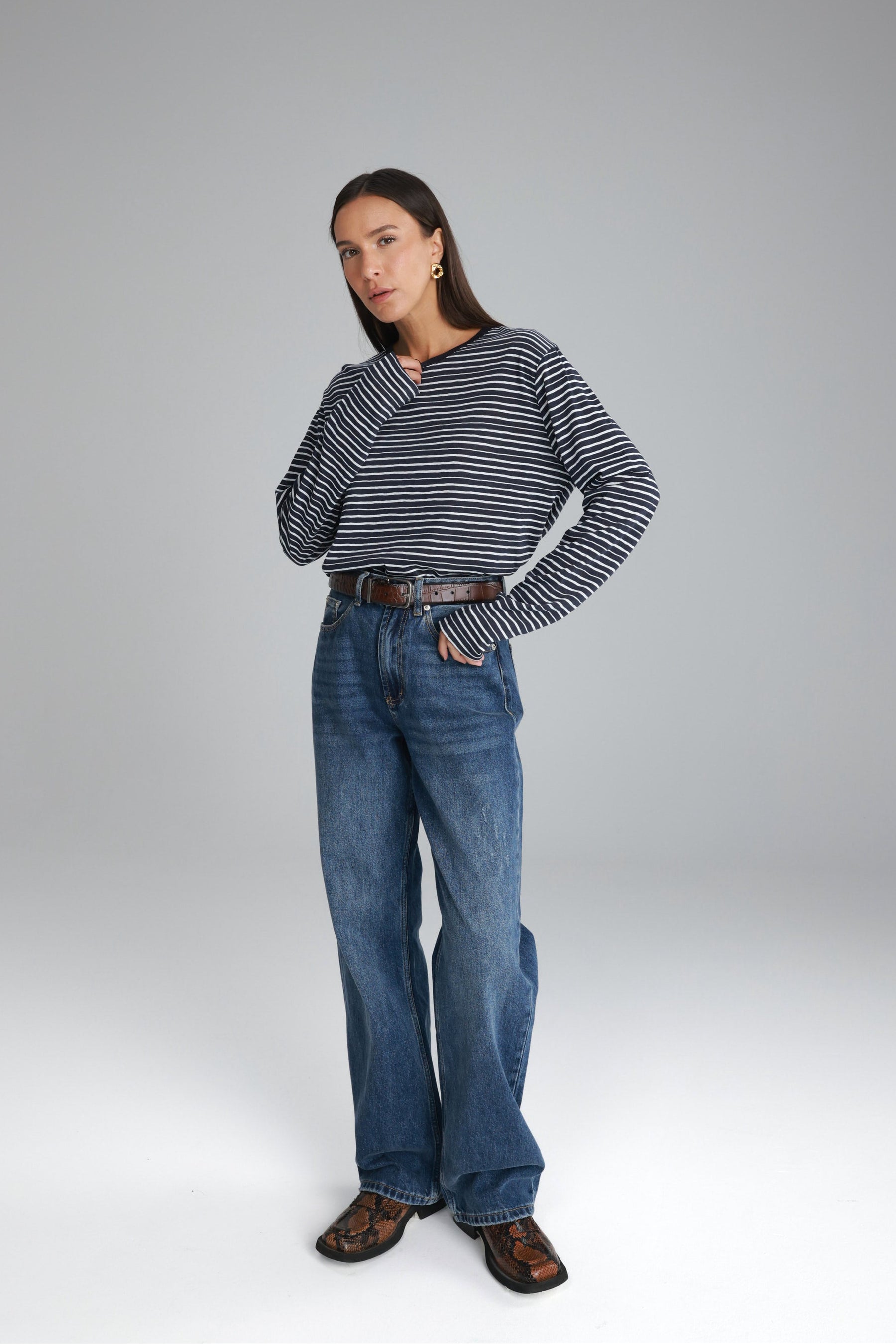 חולצת מורנה פסים נייבי/לבן