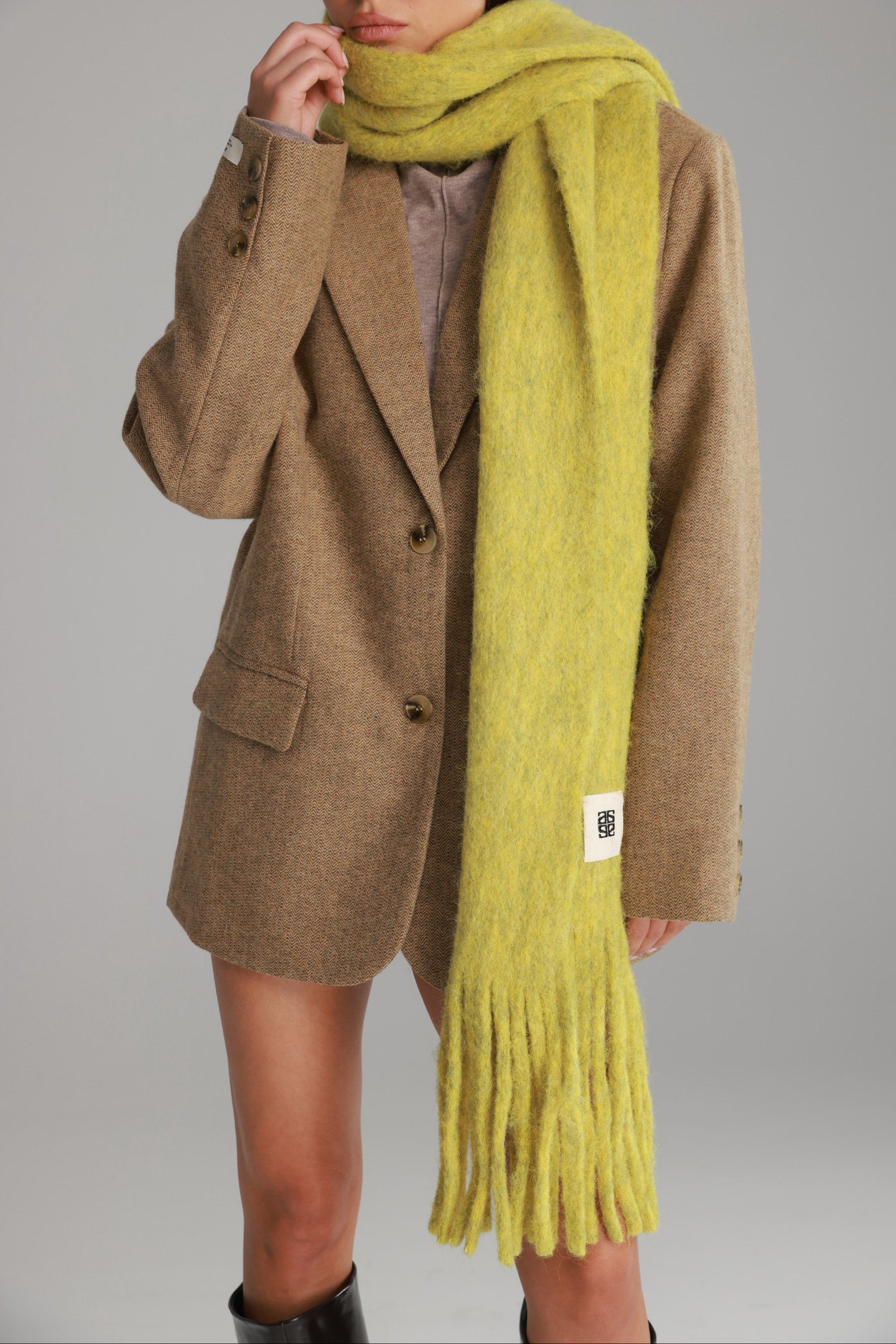 צעיף ננסי צהוב