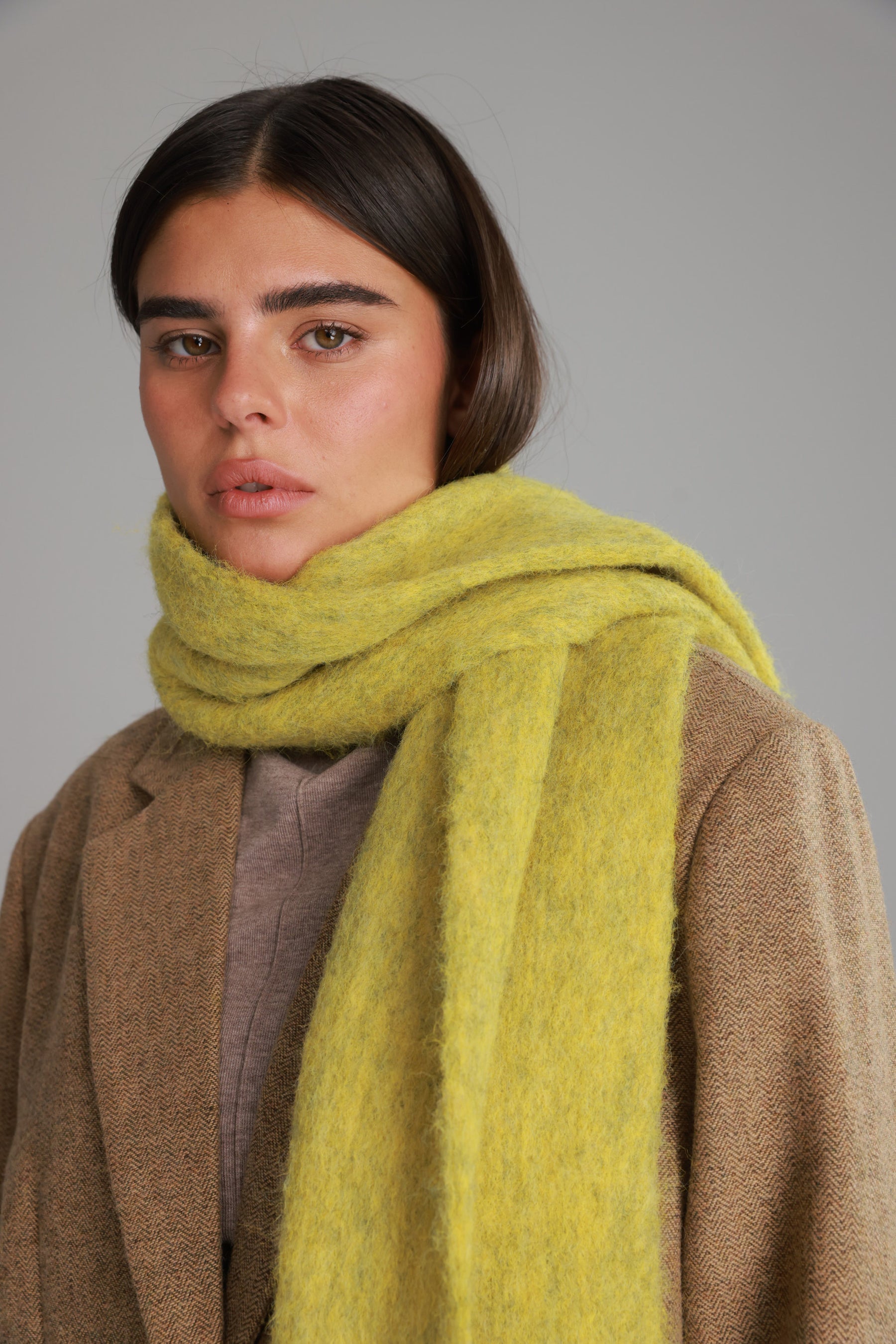 צעיף ננסי צהוב