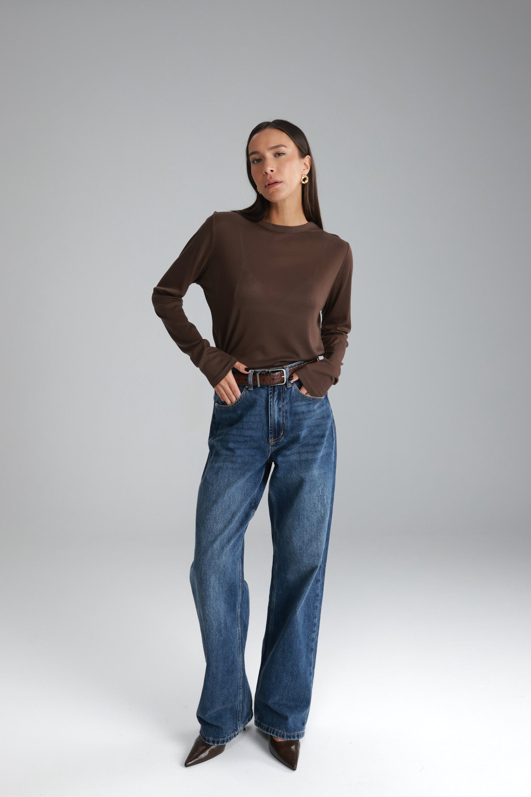 חולצת ניקי חומה