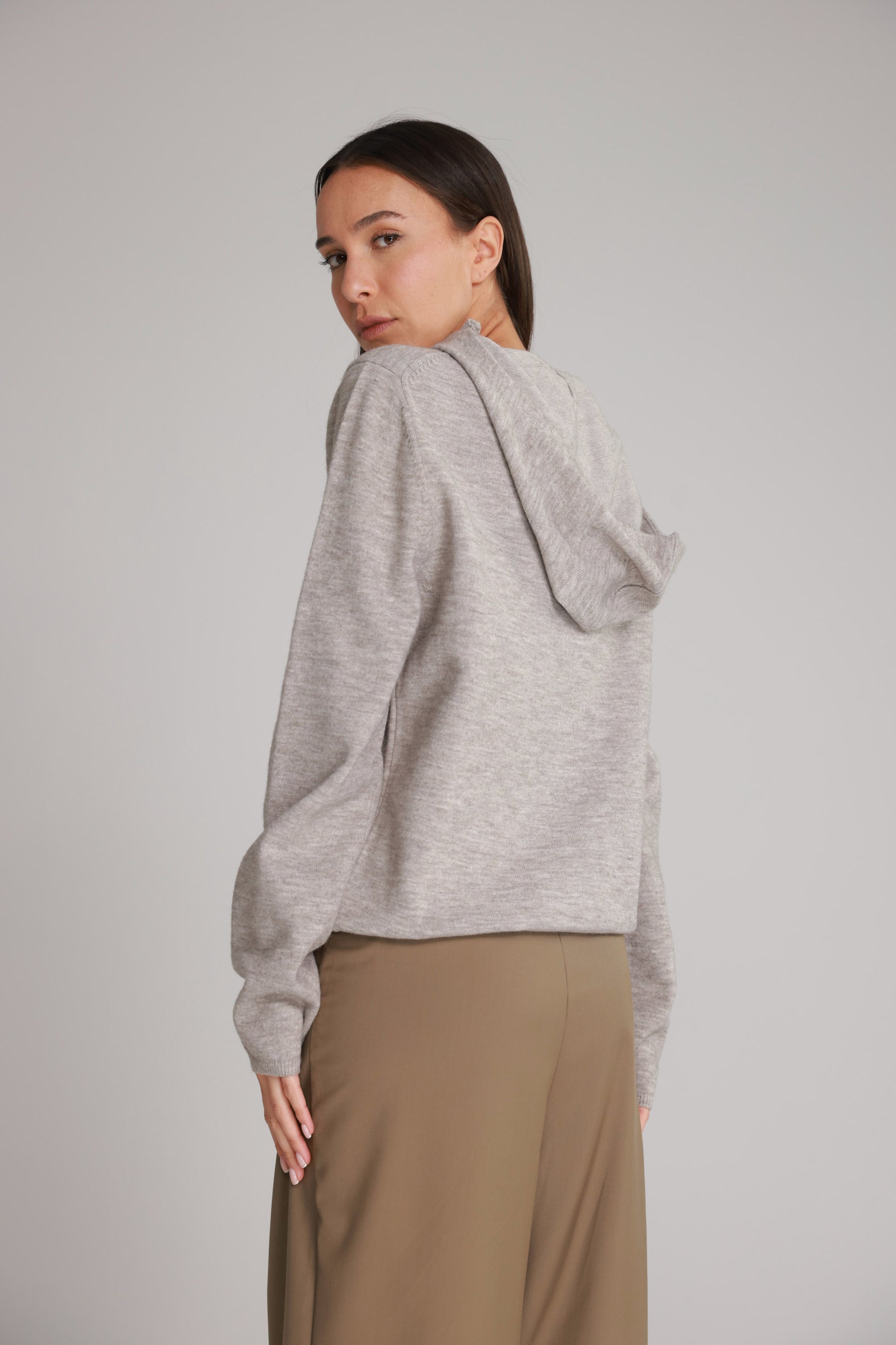 סוודר אירה בז'