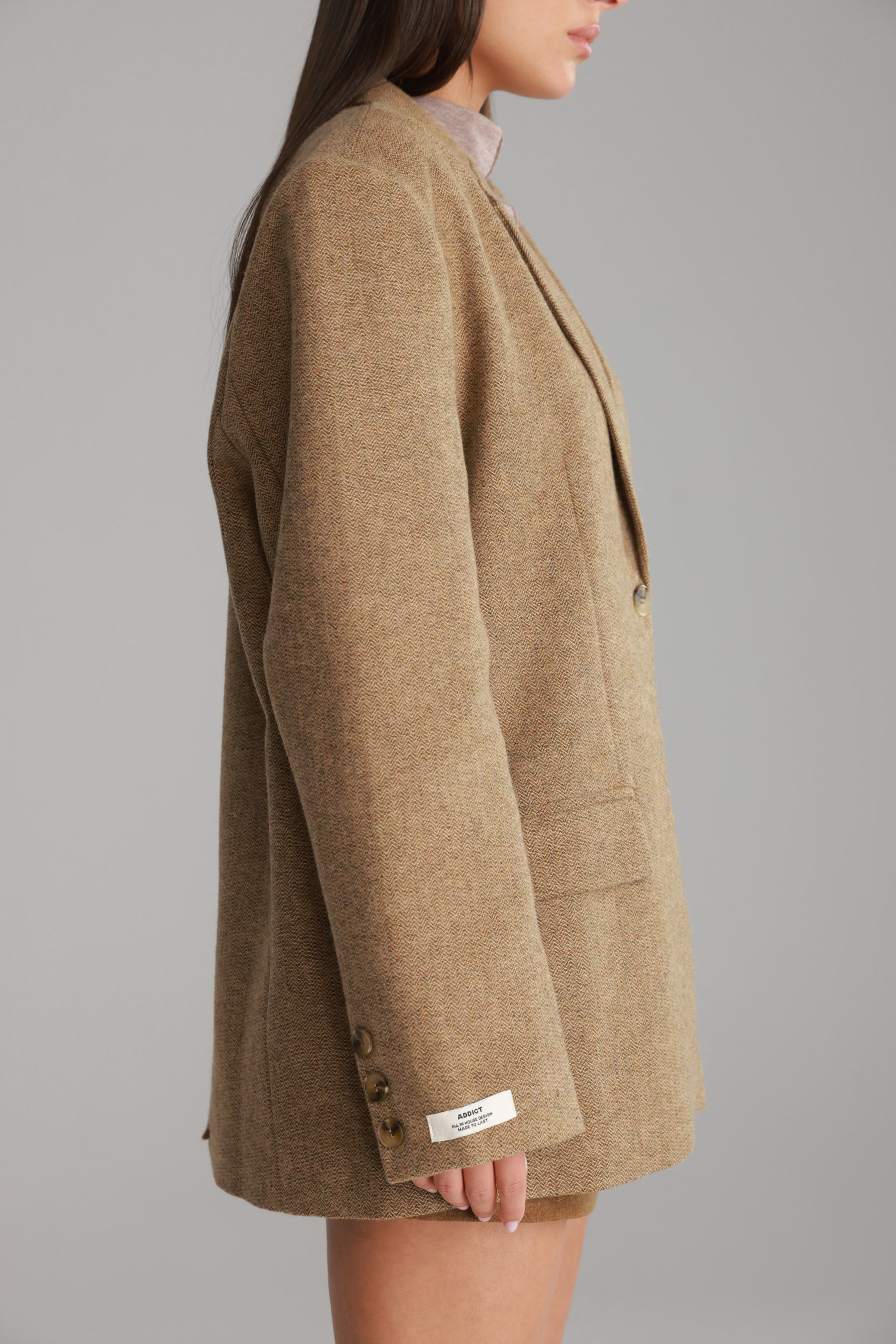 בלייזר אדריאנה חום בהיר