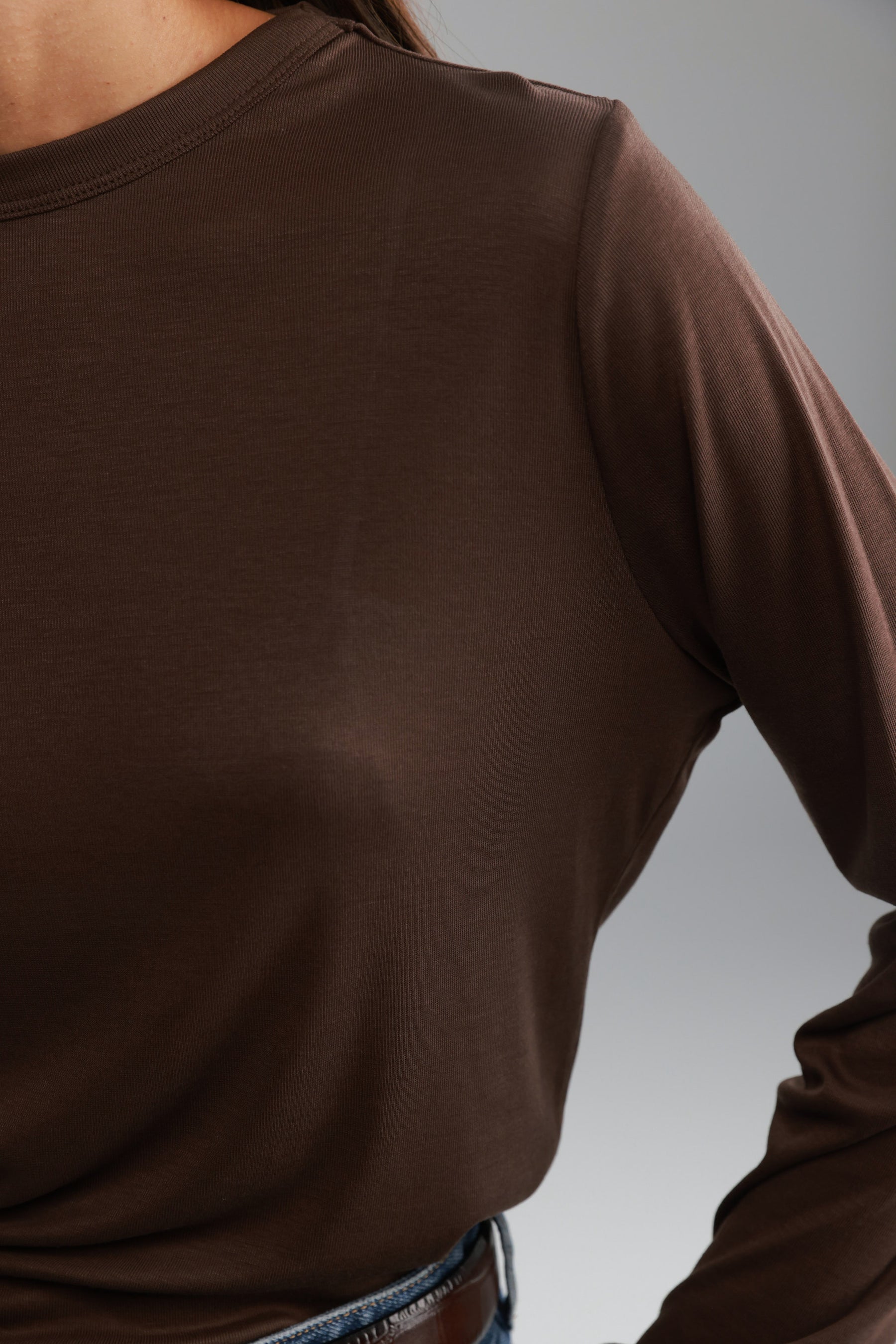 חולצת ניקי חומה