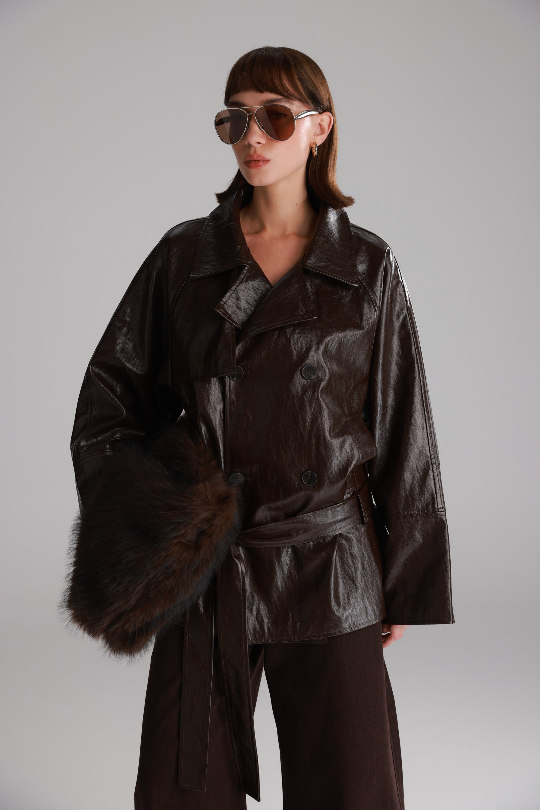 מעיל רודי דמוי עור חום כהה