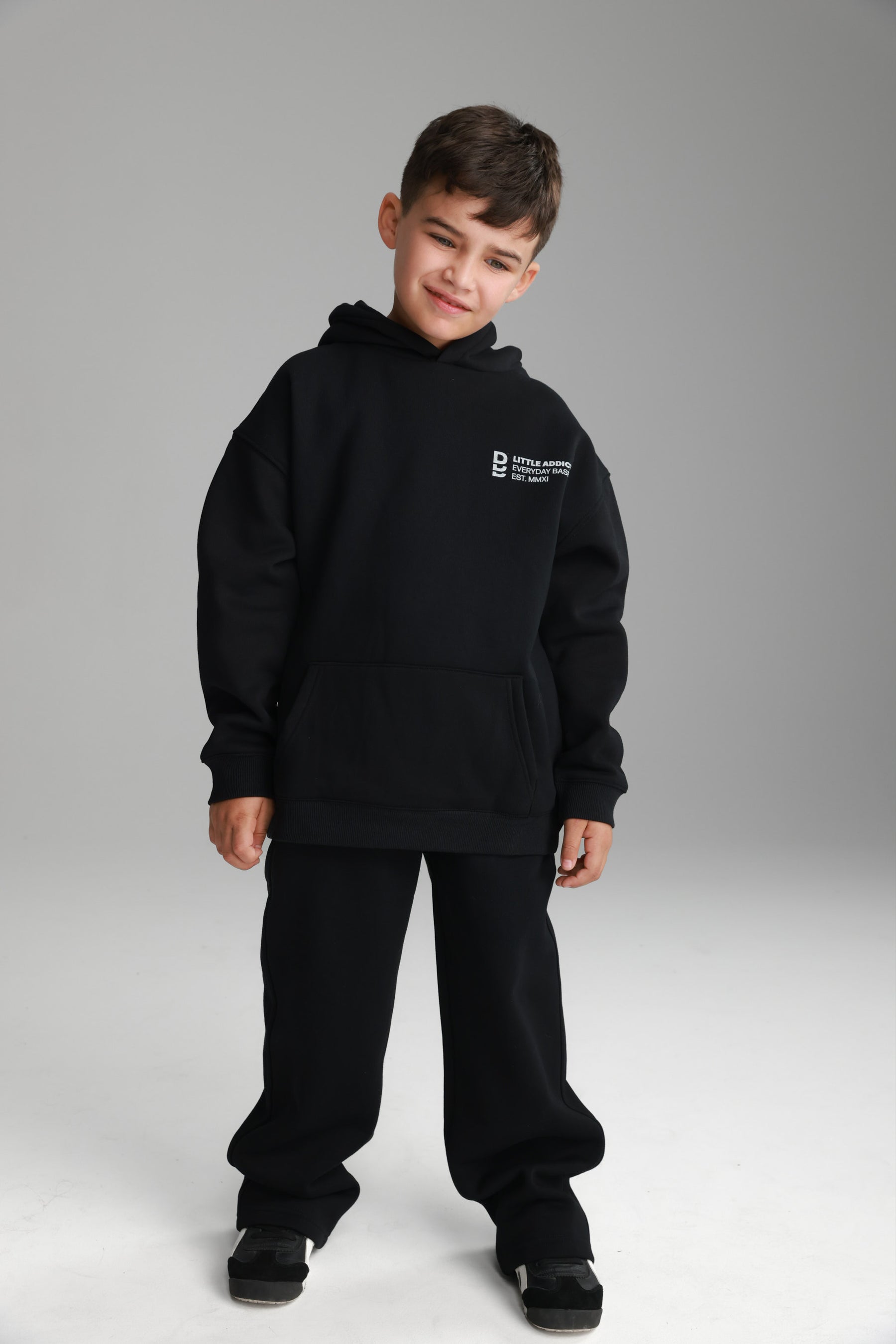 חליפת שון שחורה