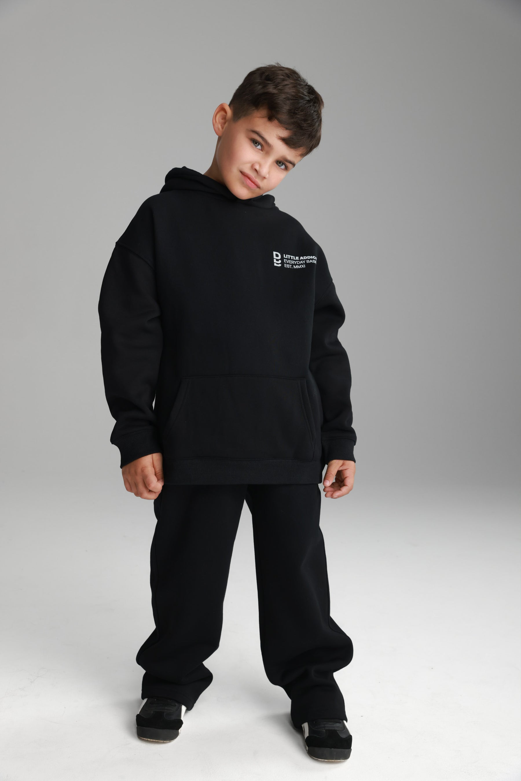 חליפת שון שחורה