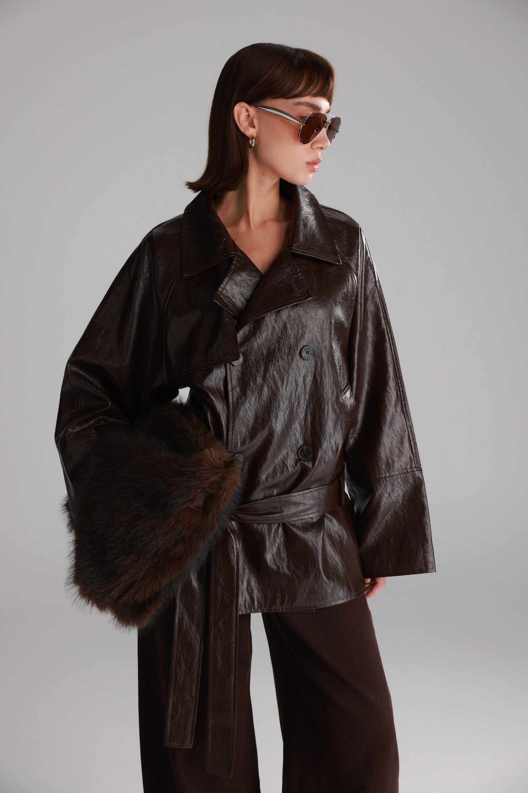 מעיל רודי דמוי עור חום כהה