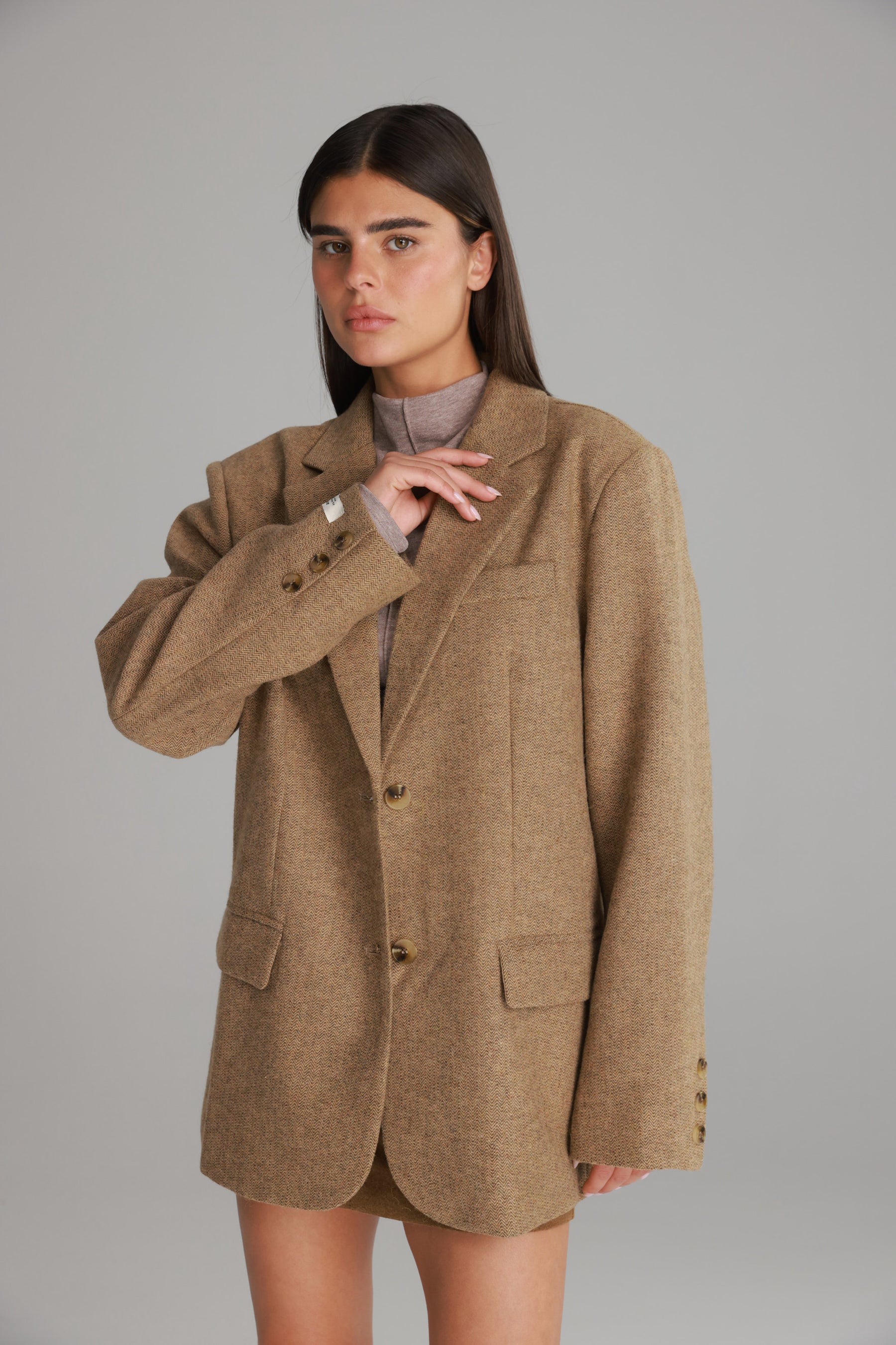 בלייזר אדריאנה חום בהיר