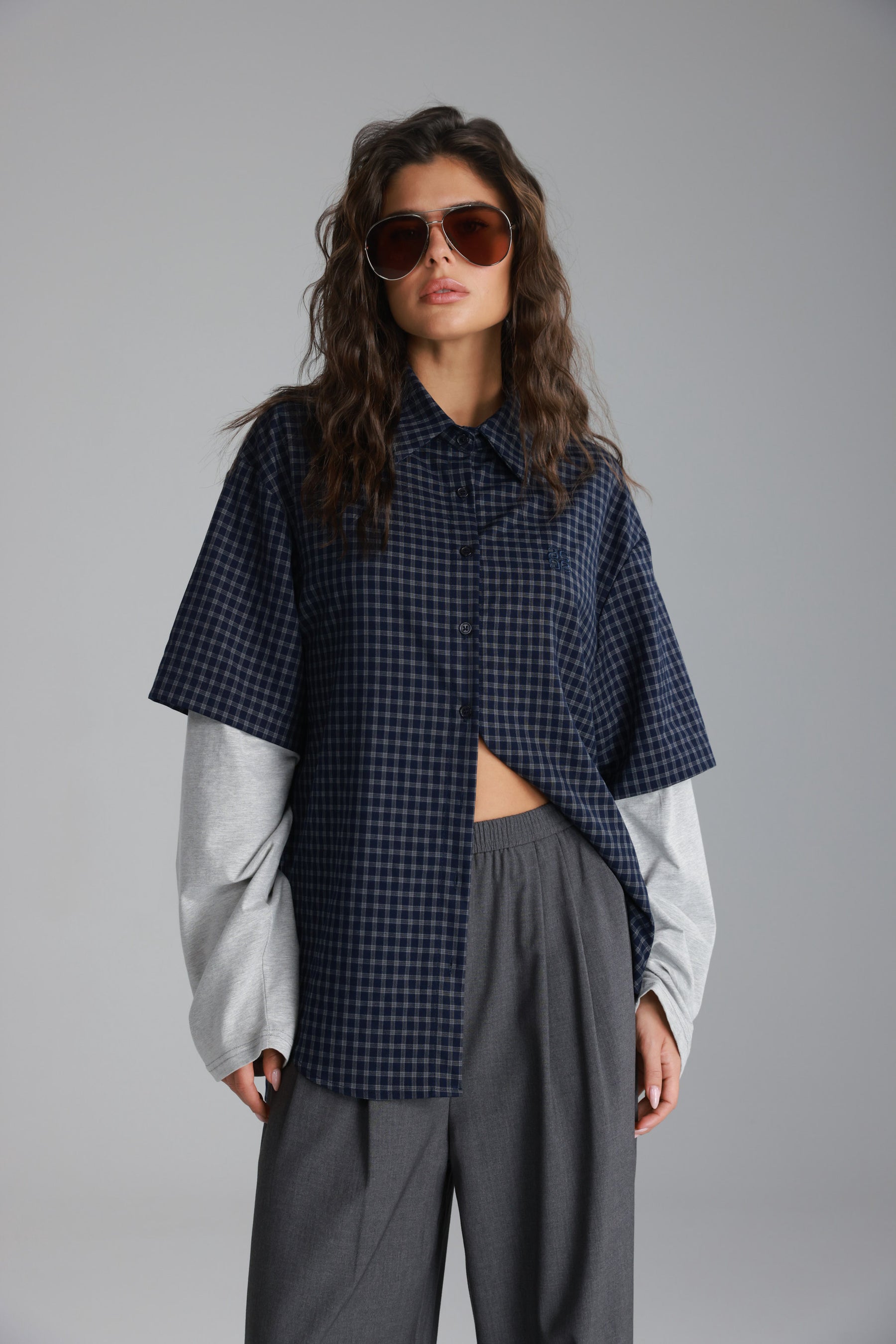 חולצת נארה נייבי/אפור