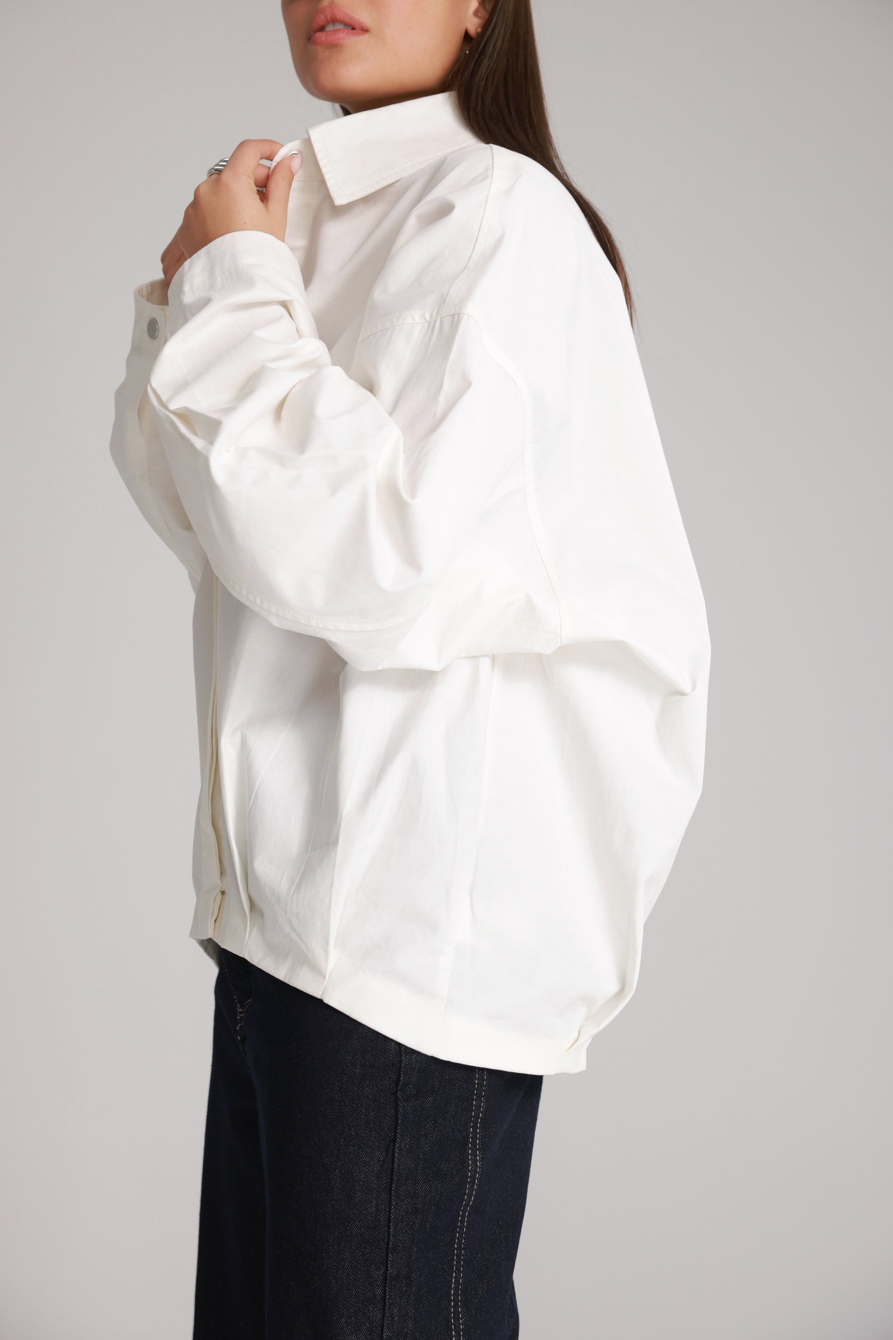 חולצת ארי מכופתרת לבנה