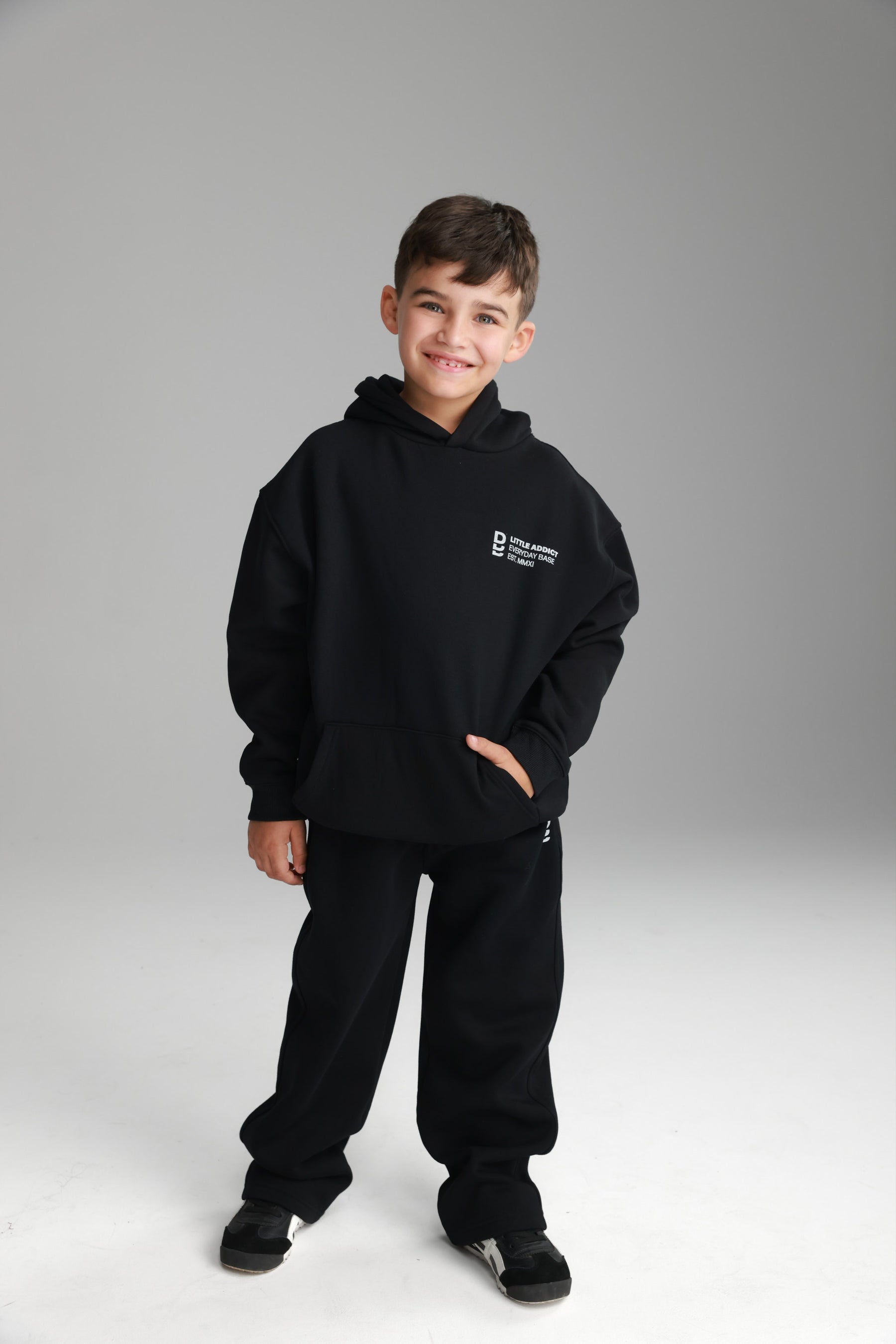 חליפת שון שחורה