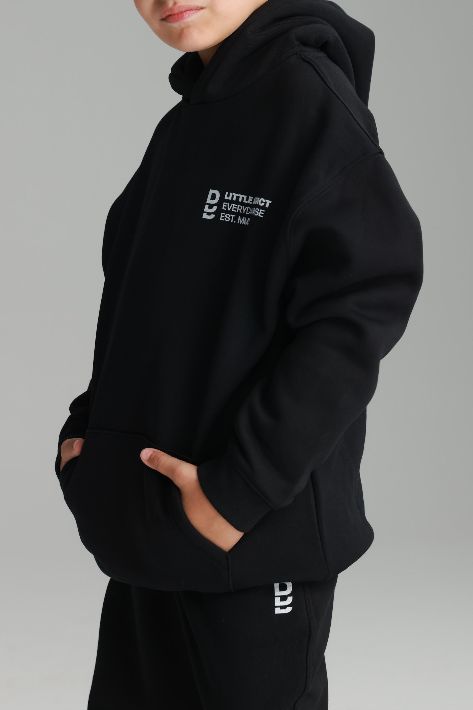 חליפת שון שחורה