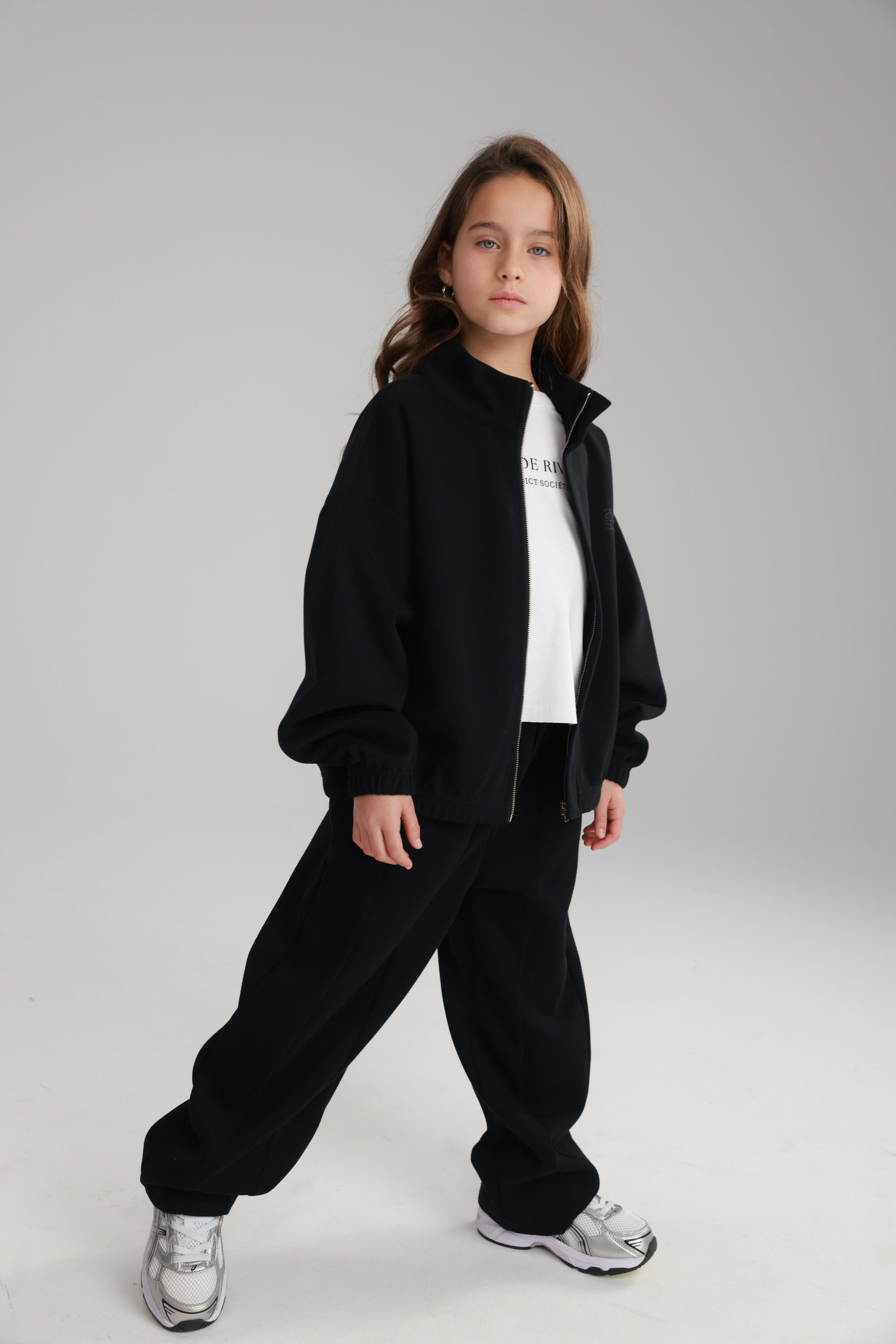 חליפת אינס שחורה