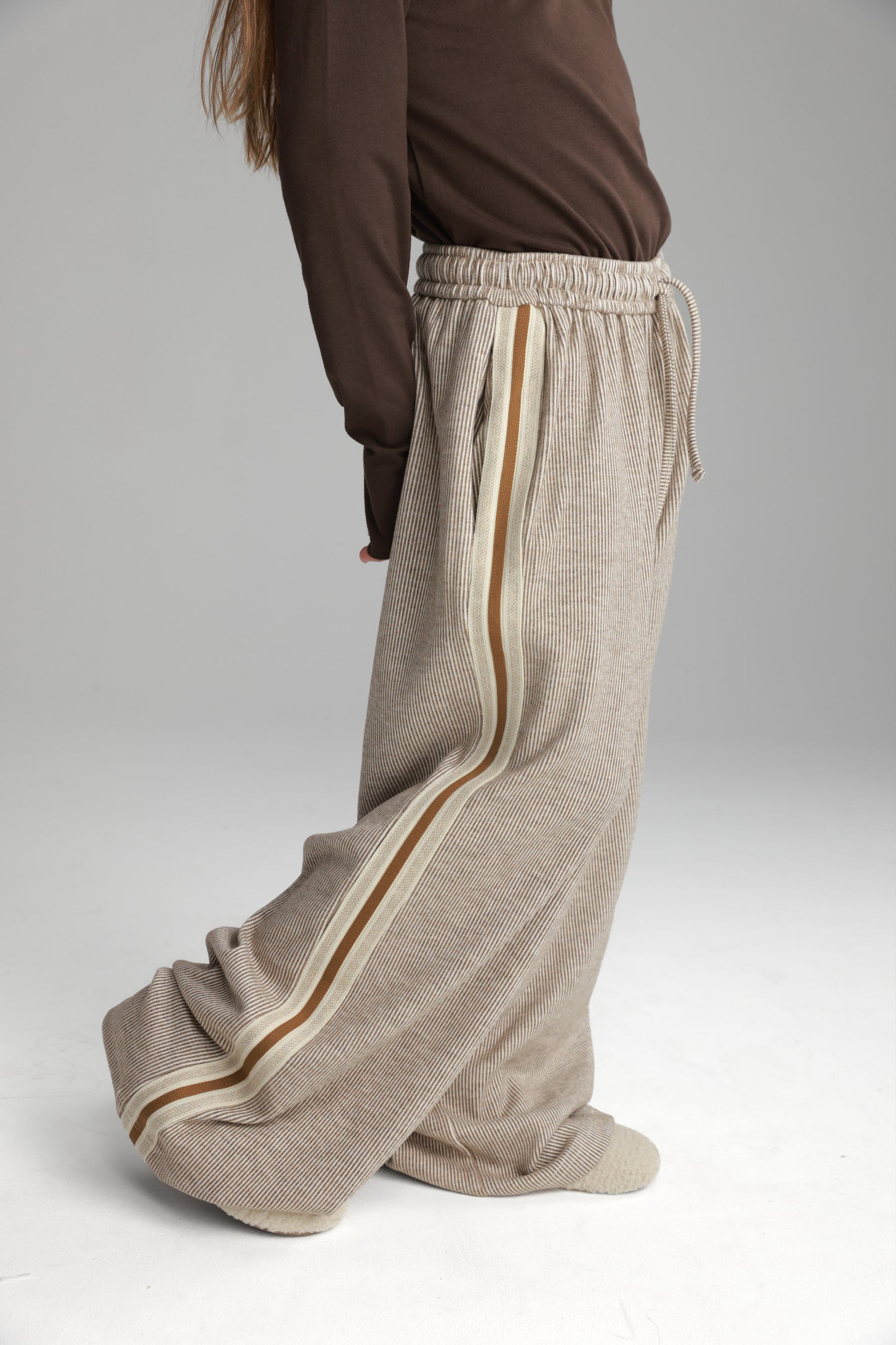 מכנסי טניה בז'