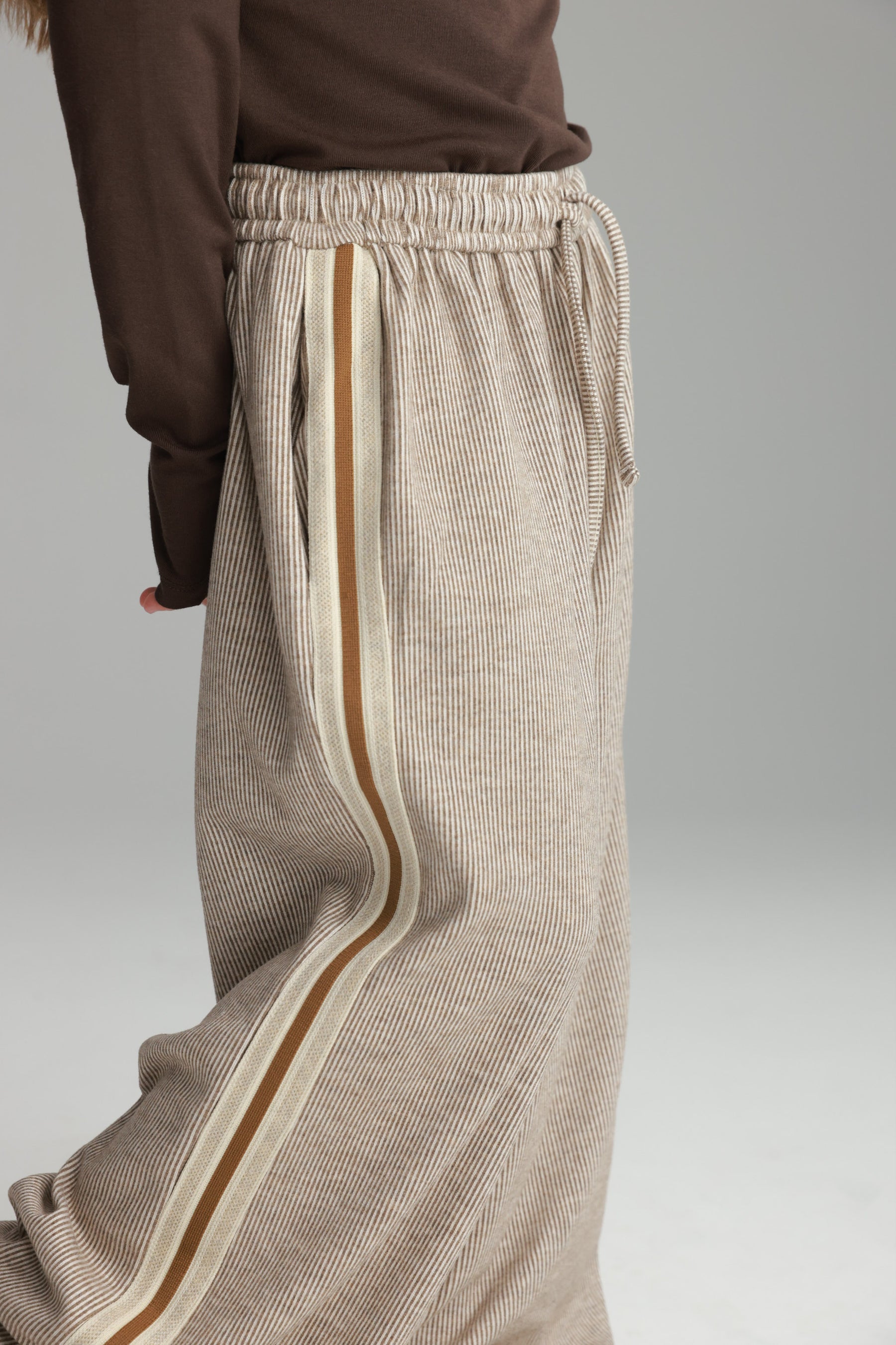 מכנסי טניה בז'