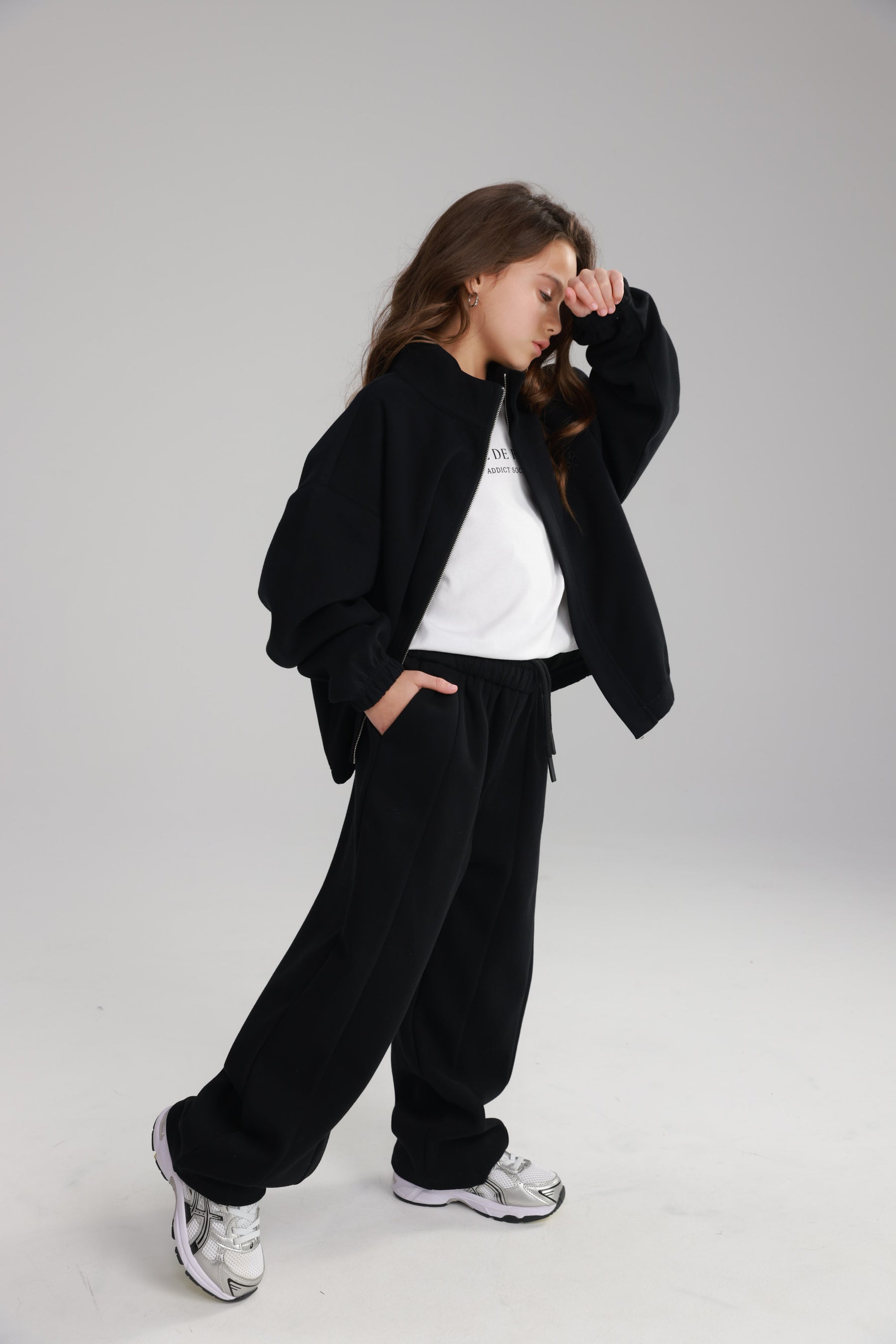 חליפת אינס שחורה