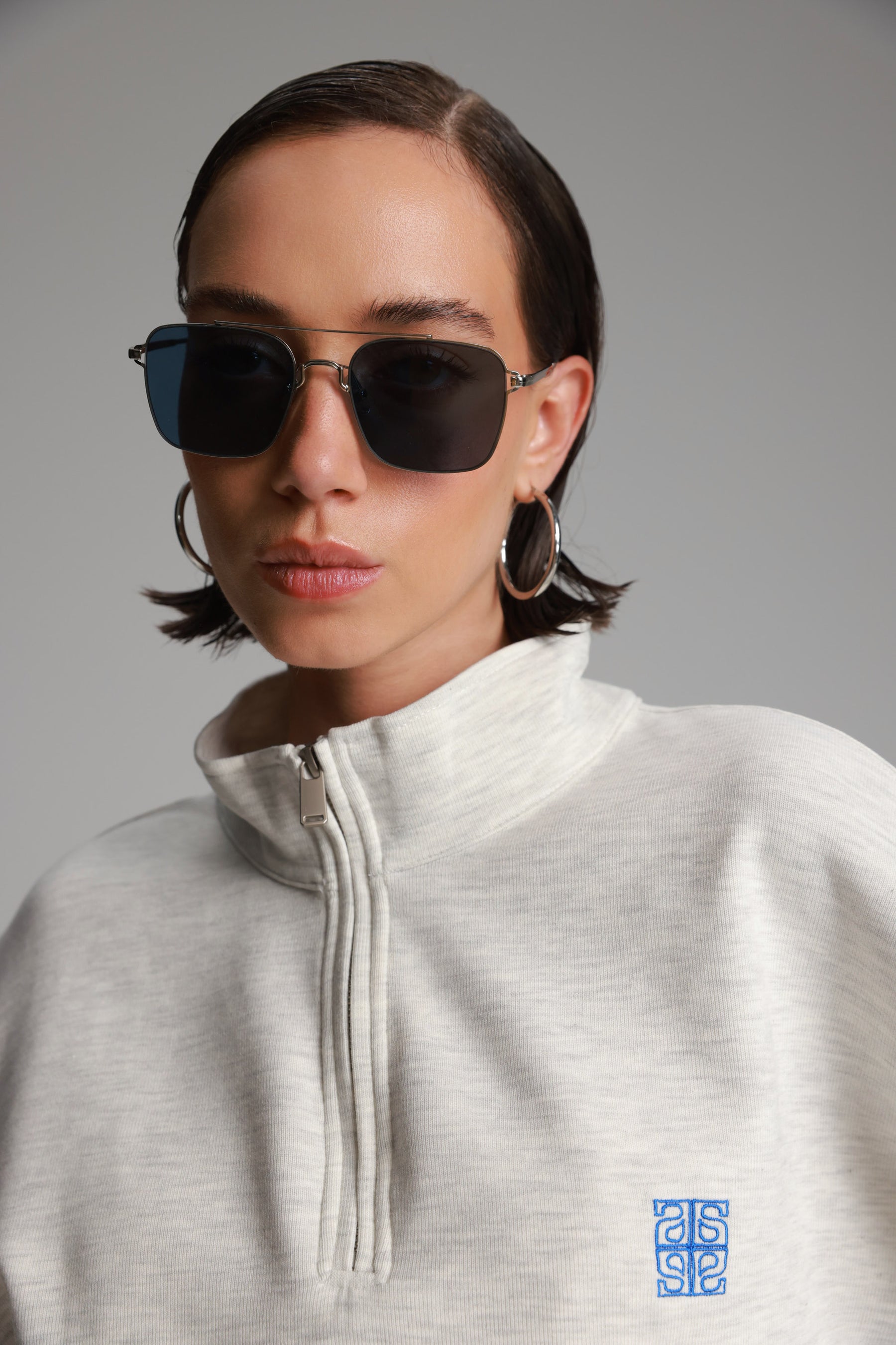 חליפת לאיה אפור בהיר