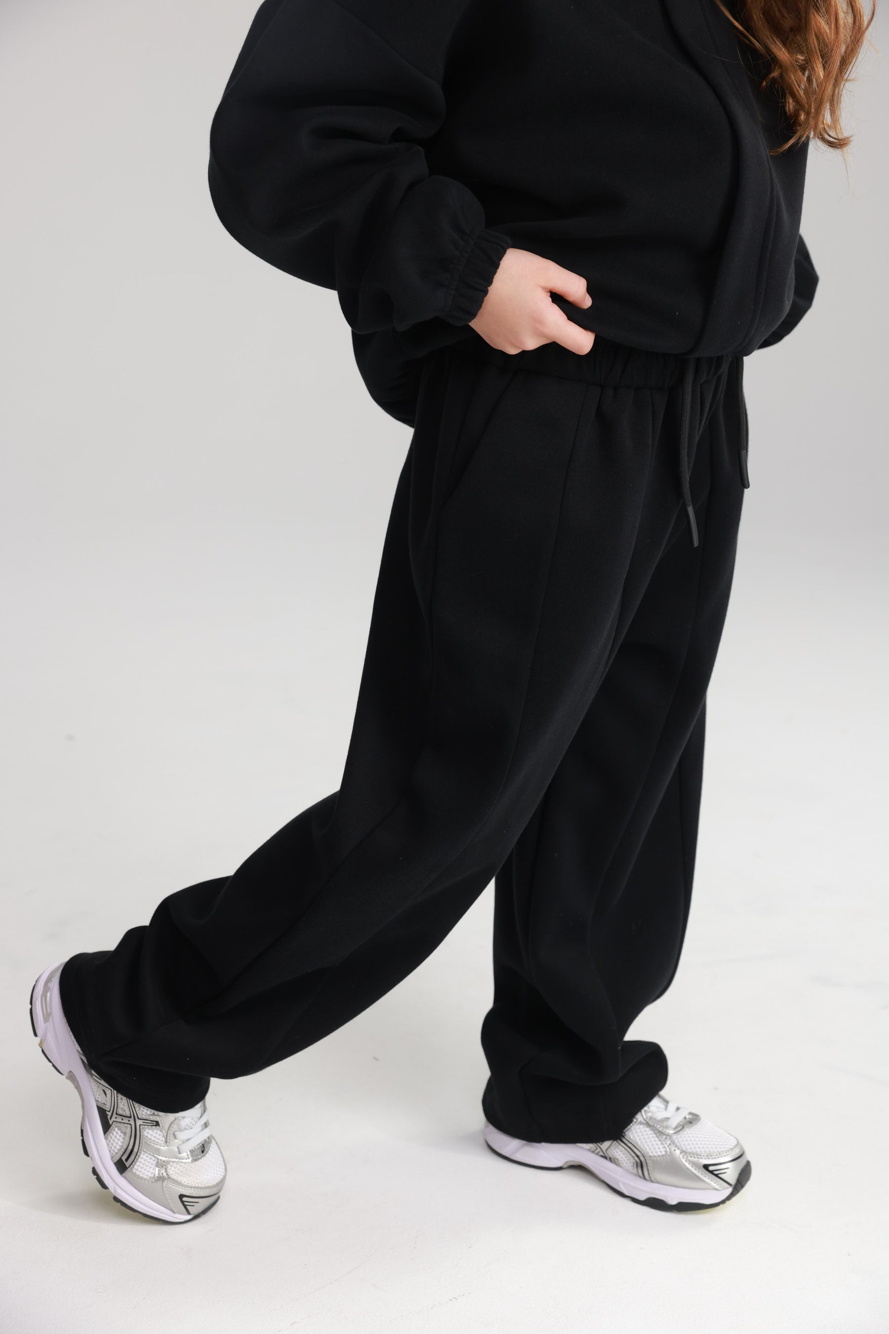 חליפת אינס שחורה