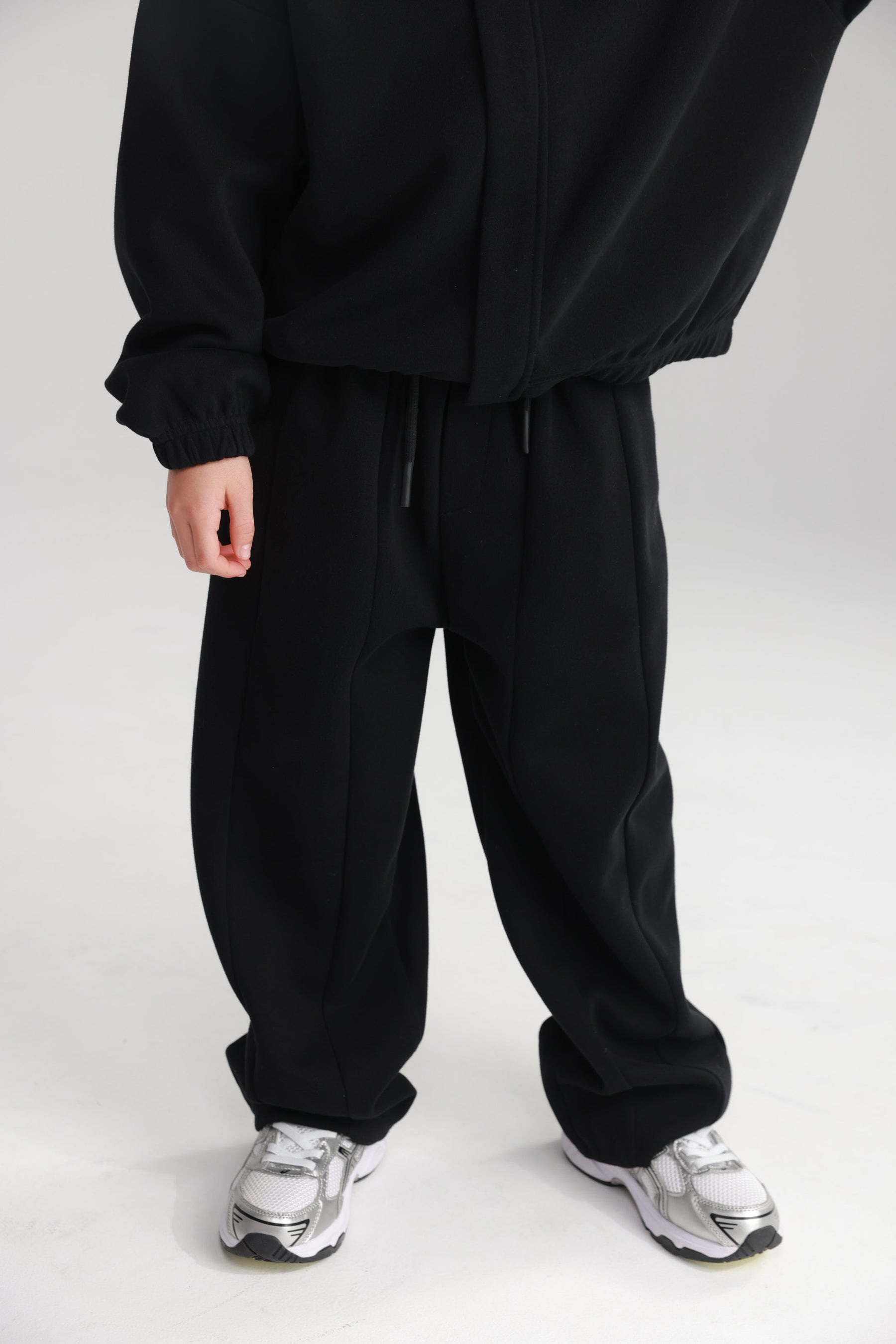 חליפת אינס שחורה