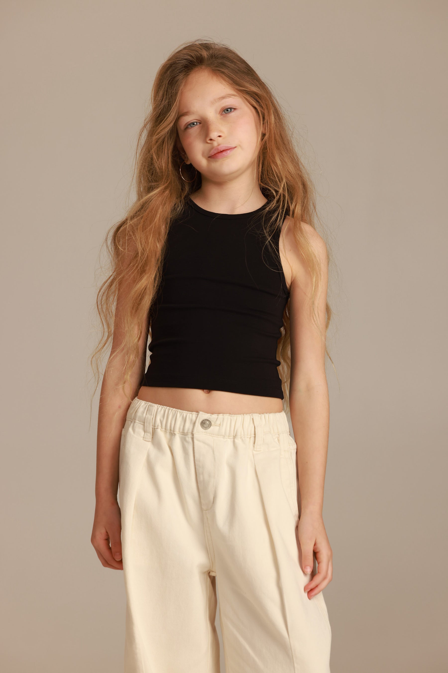 גופיית אנאלי שחורה