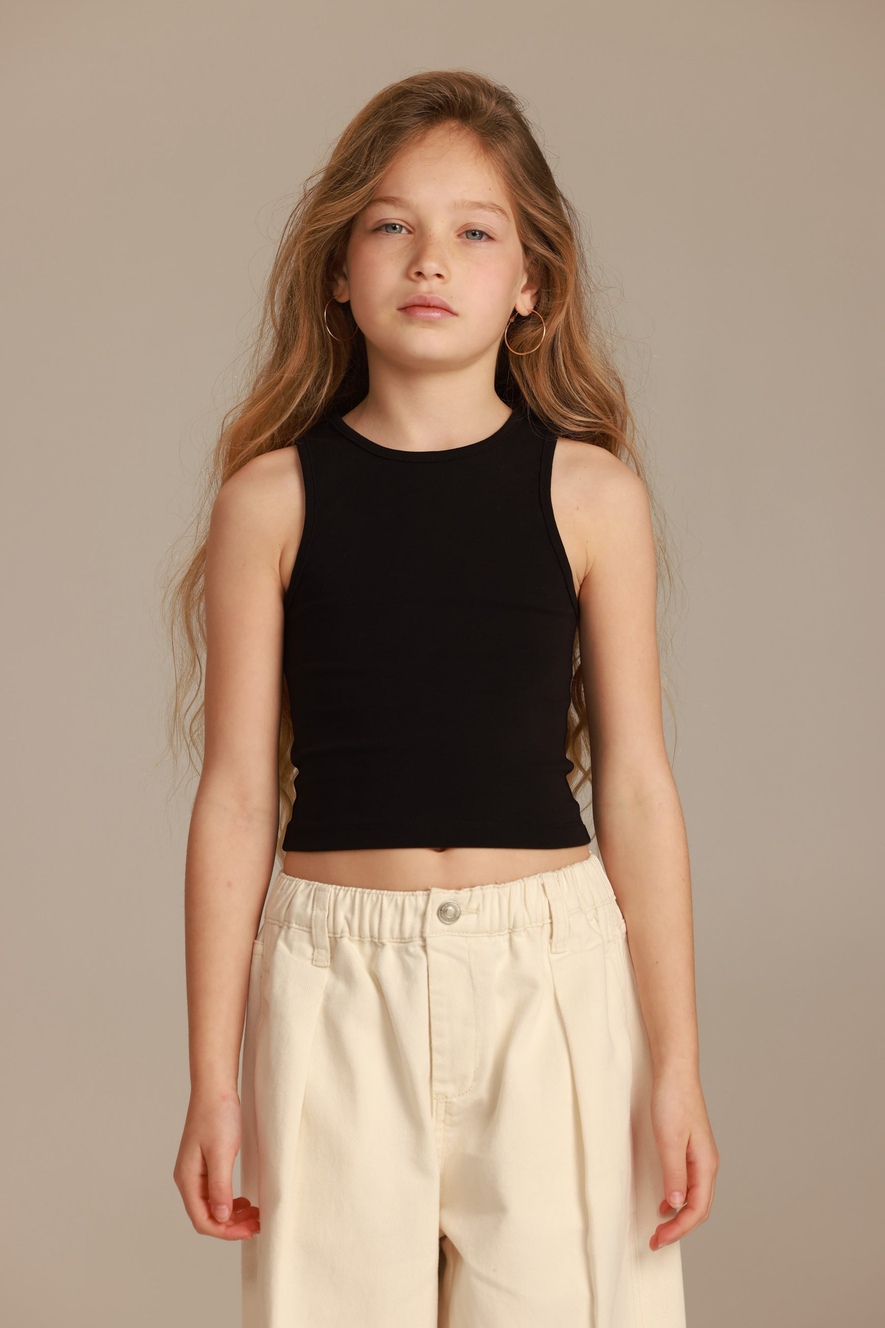 גופיית אנאלי שחורה