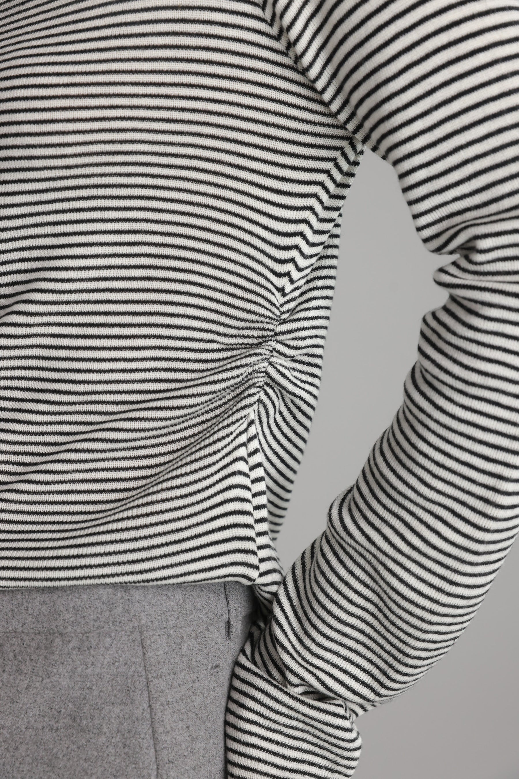 חולצת אנג'ל לבן/שחור