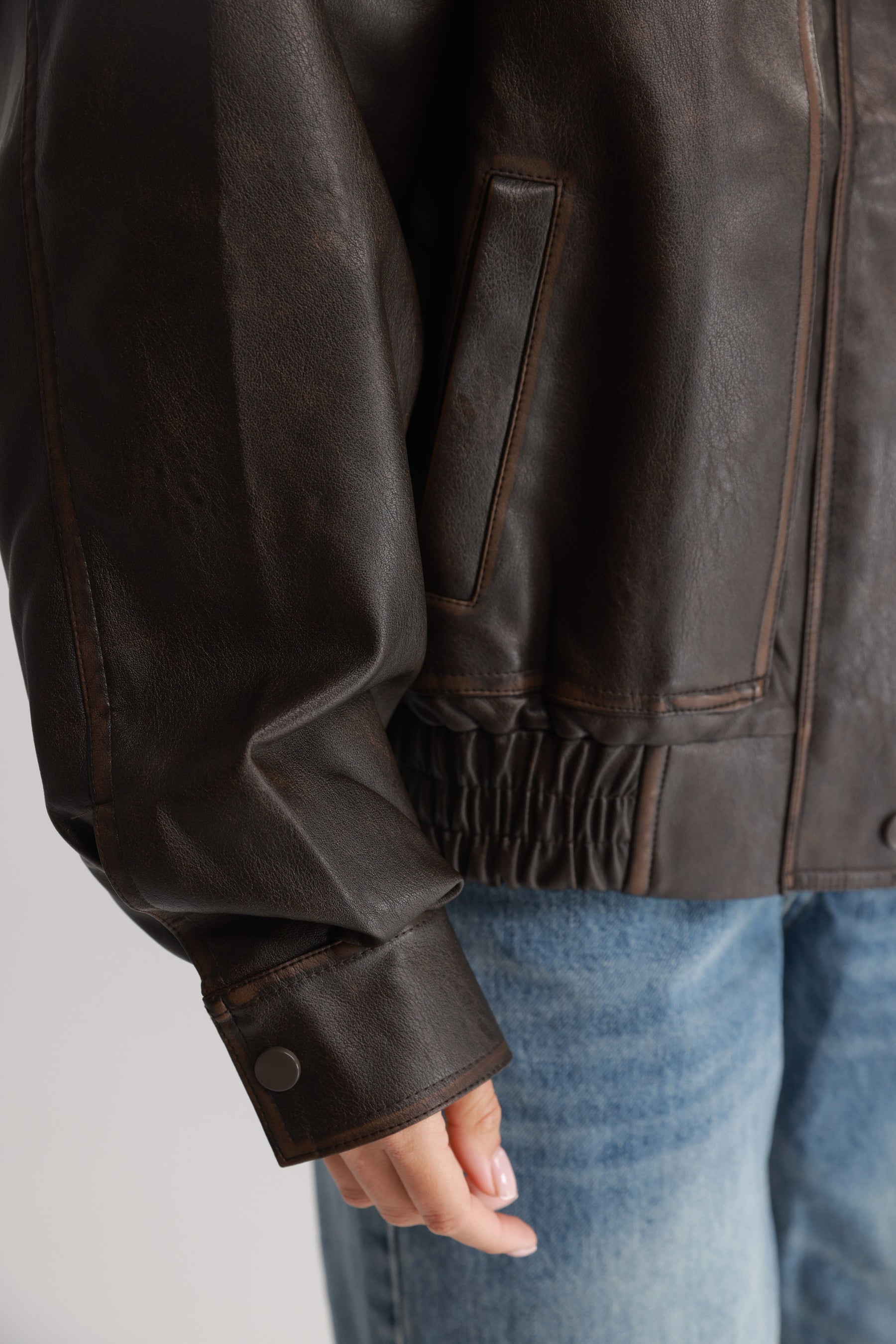 מעיל רובי דמוי עור חום כהה