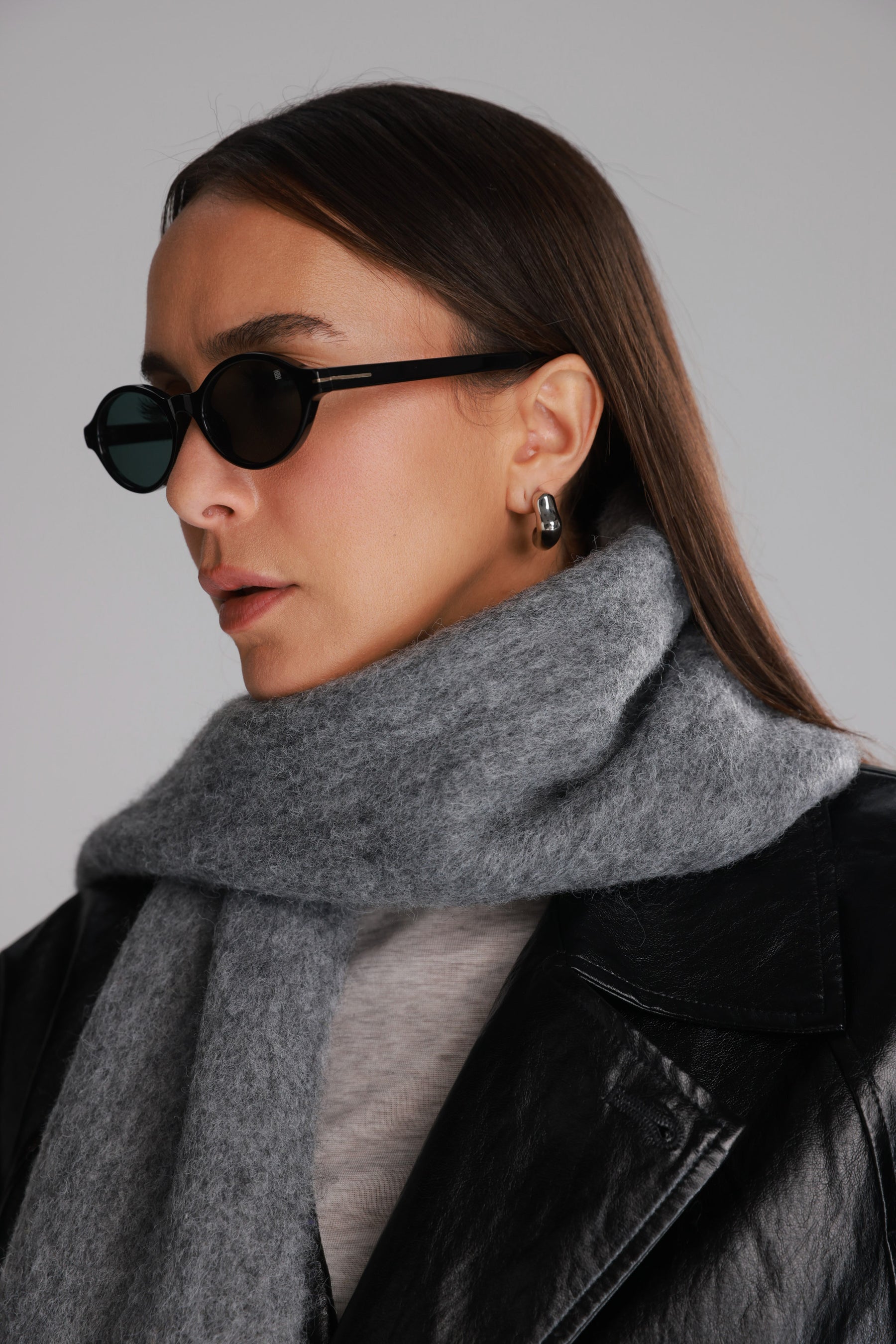 צעיף ננסי אפור