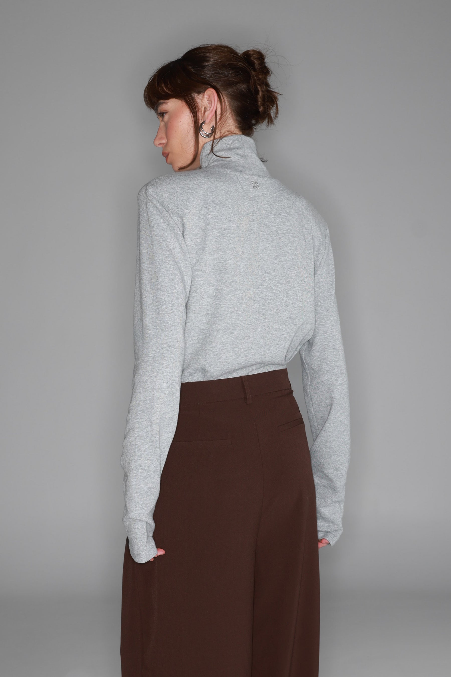 חולצת דיילי אפורה