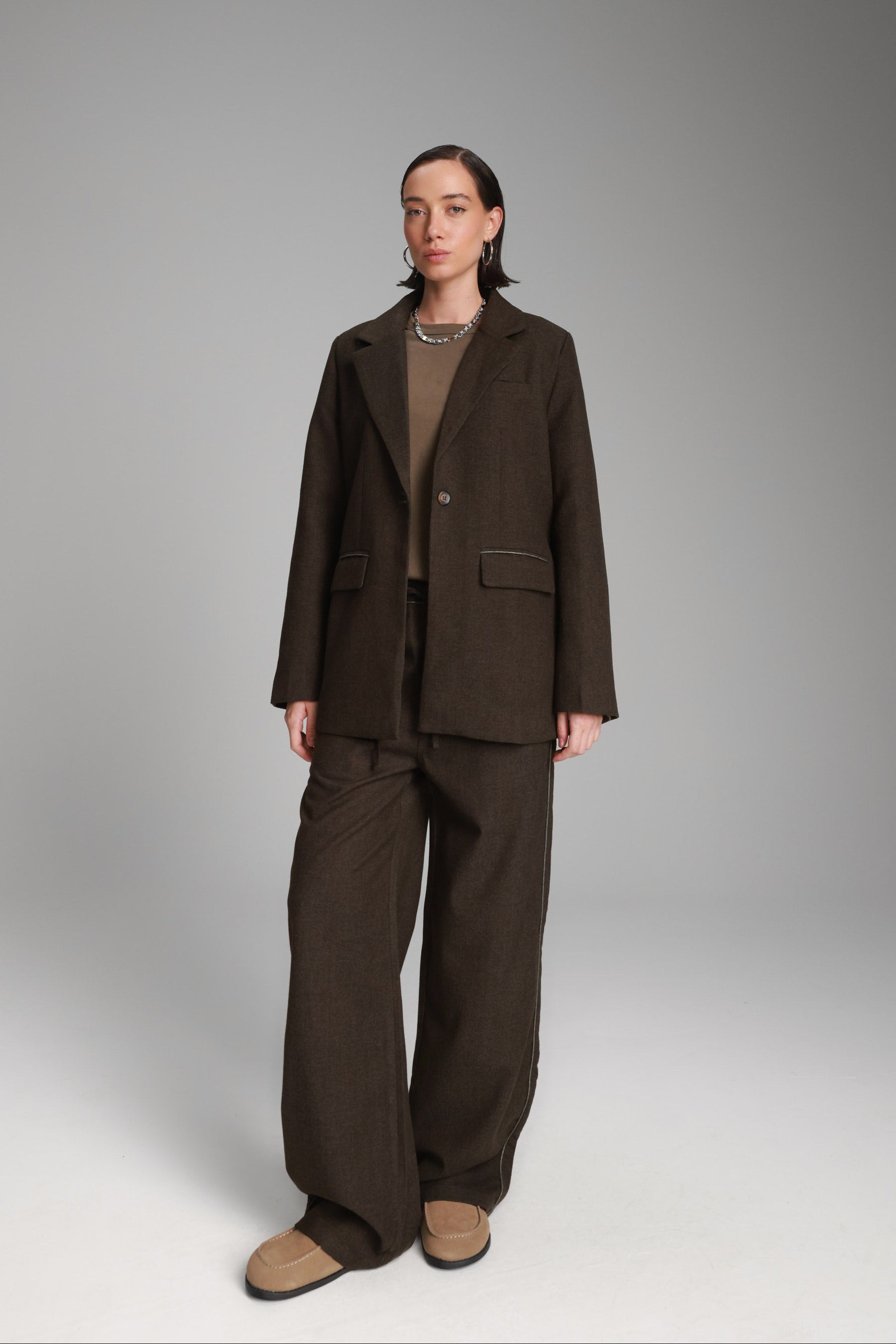 בלייזר איליי חום כהה