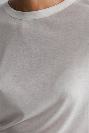 חולצת ניקי לבנה