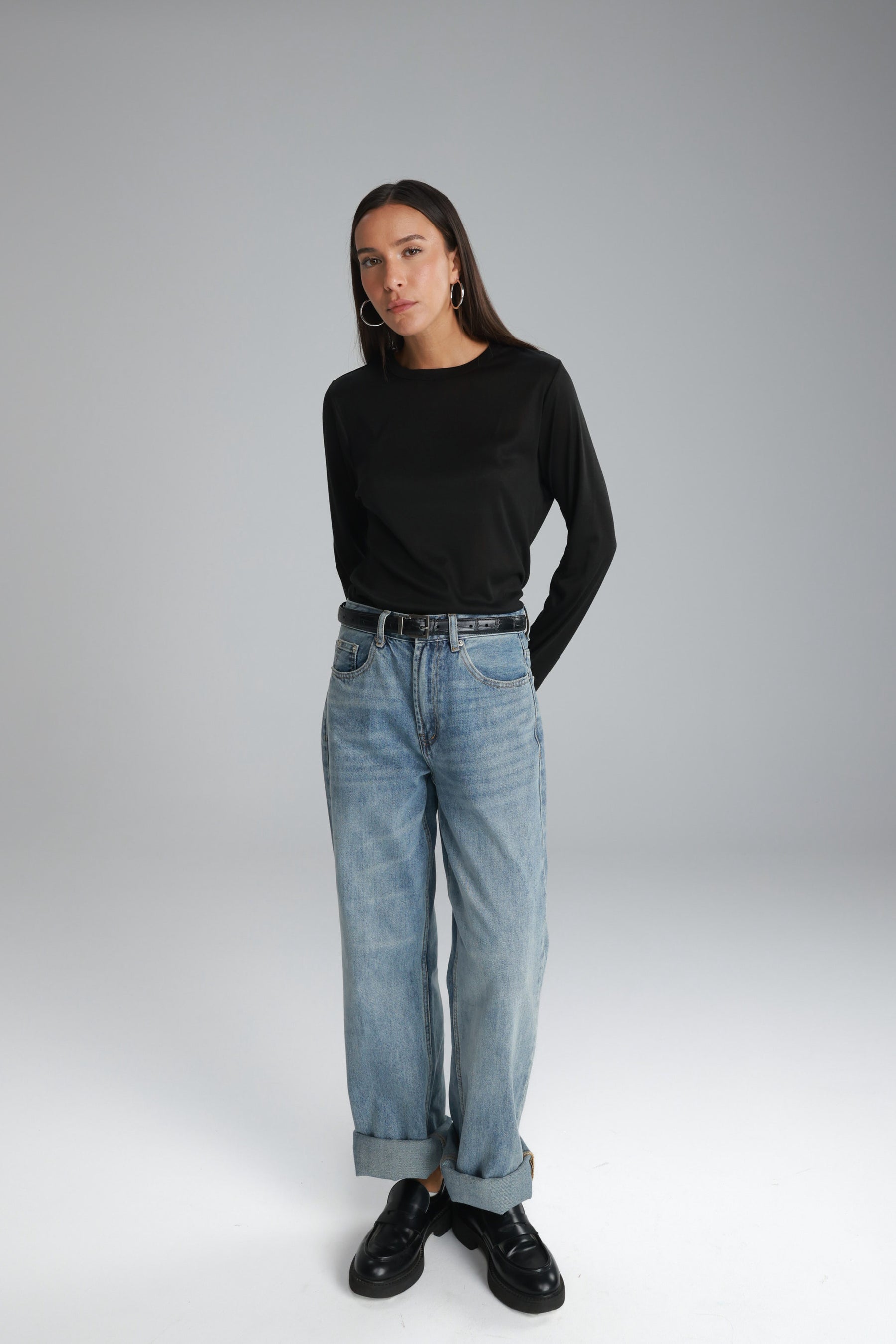 חולצת ניקי שחורה