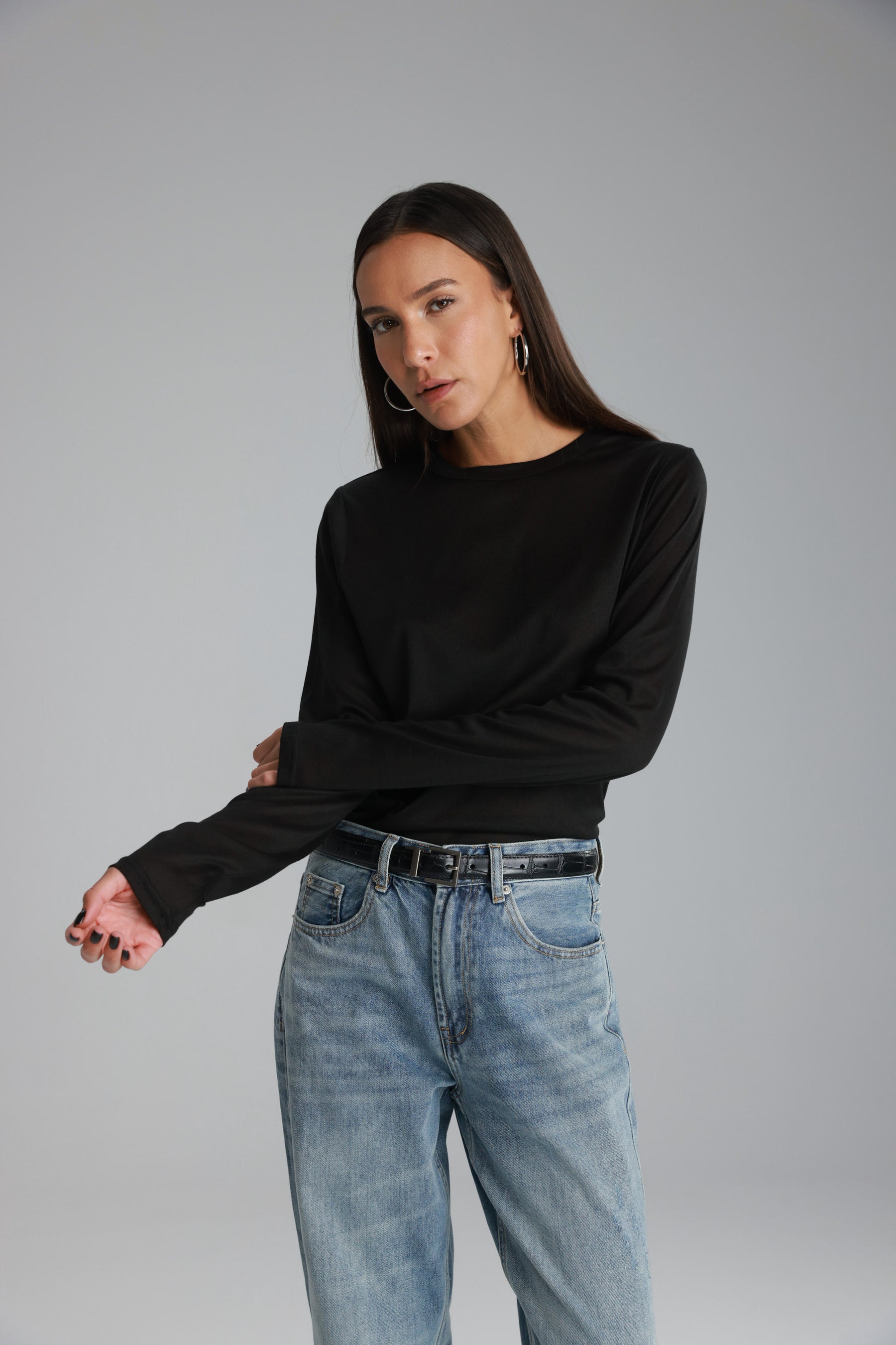 חולצת ניקי שחורה