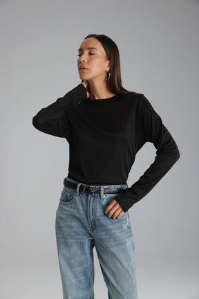 חולצת ניקי שחורה