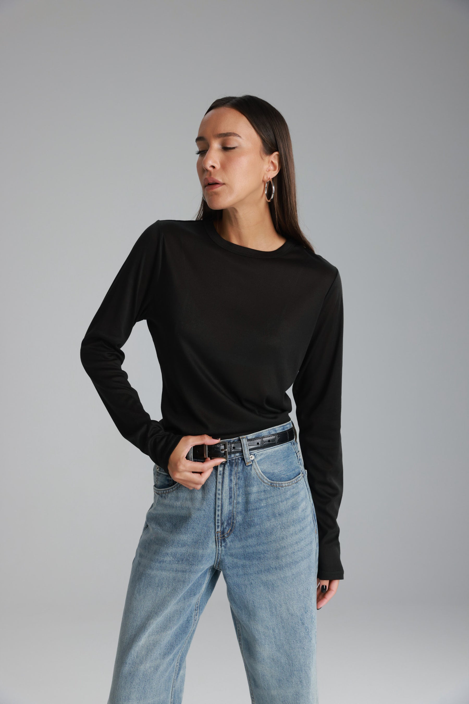 חולצת ניקי שחורה